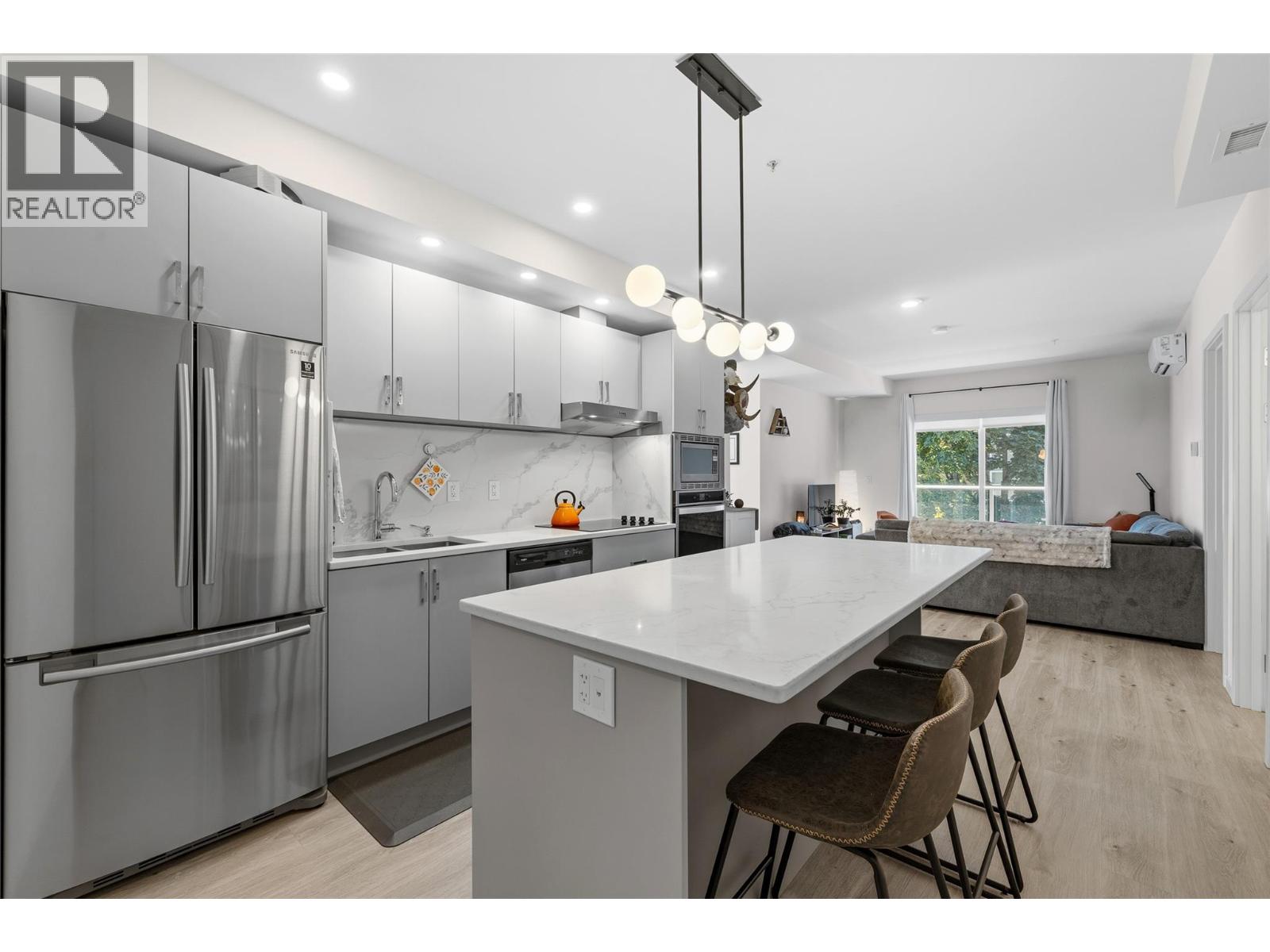 203-880 Saucier Avenue, Kelowna, BC, V1Y0H4