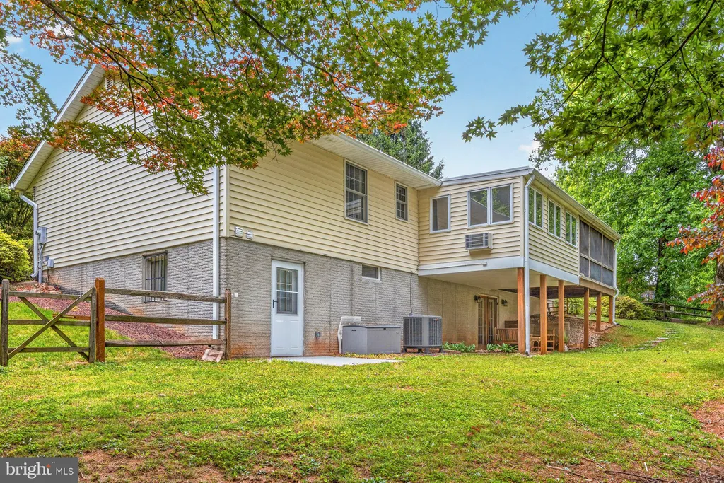 6408 Hickory Lane, Sykesville, MD 21784