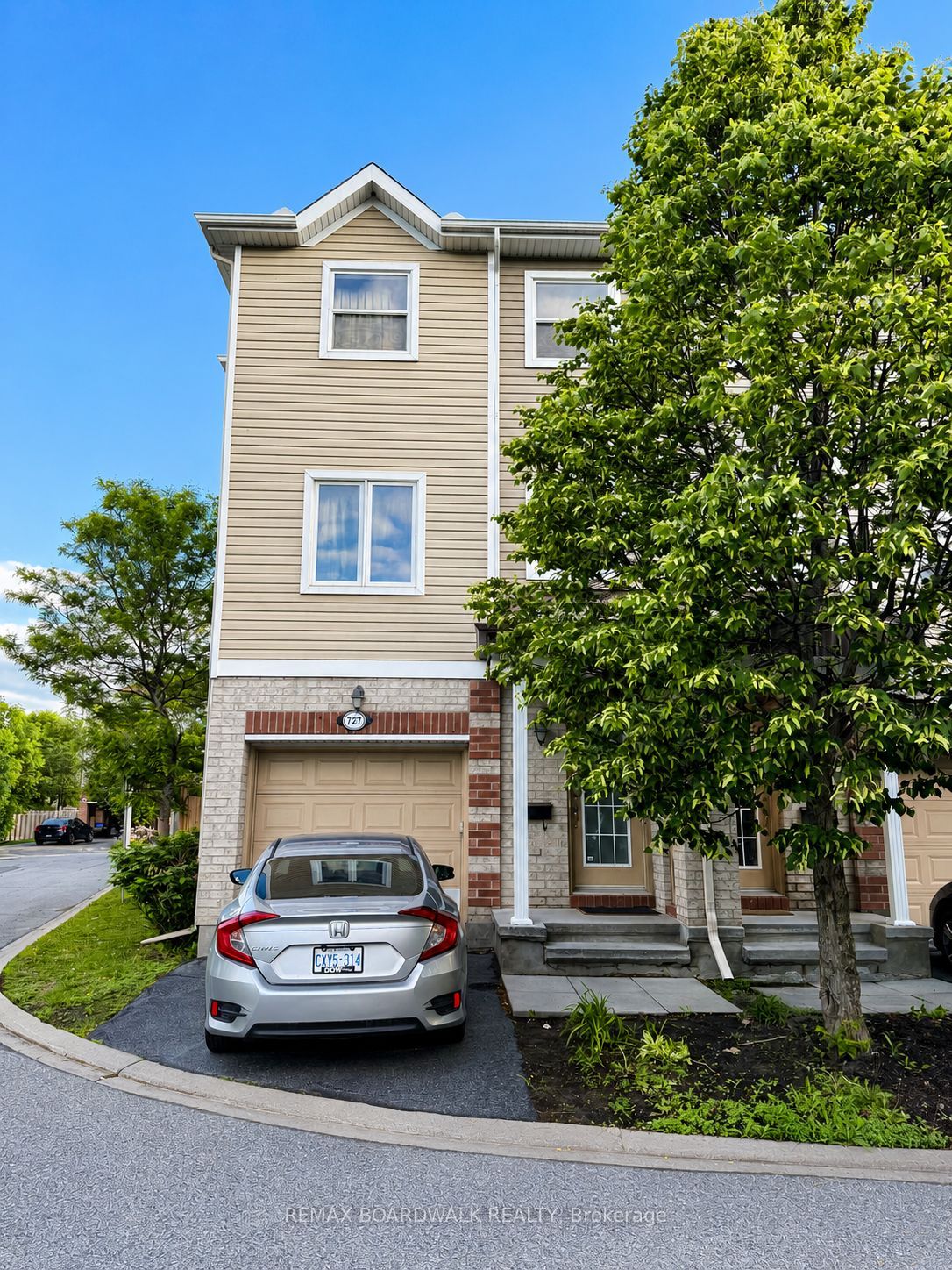 727 Sanibel Private, Ottawa, ON, K2H 0A8