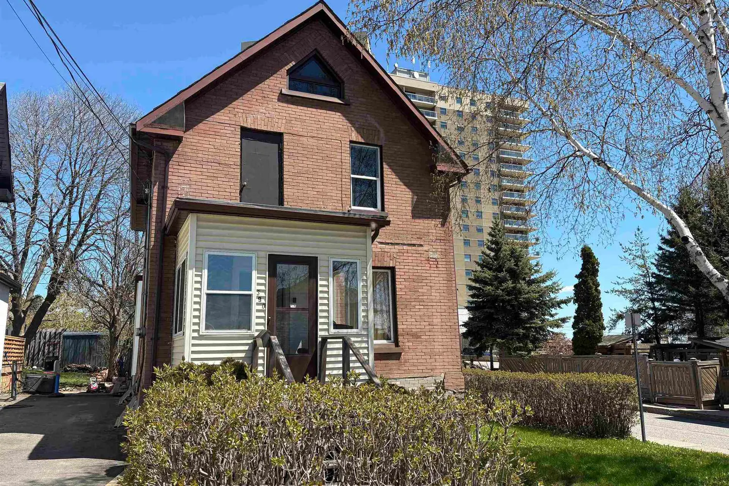 390 Ambrose