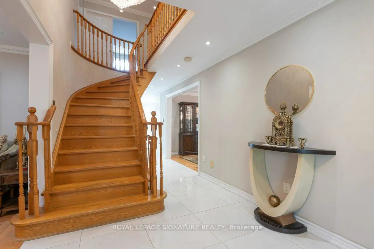 119 Chancellor Drive photo 3