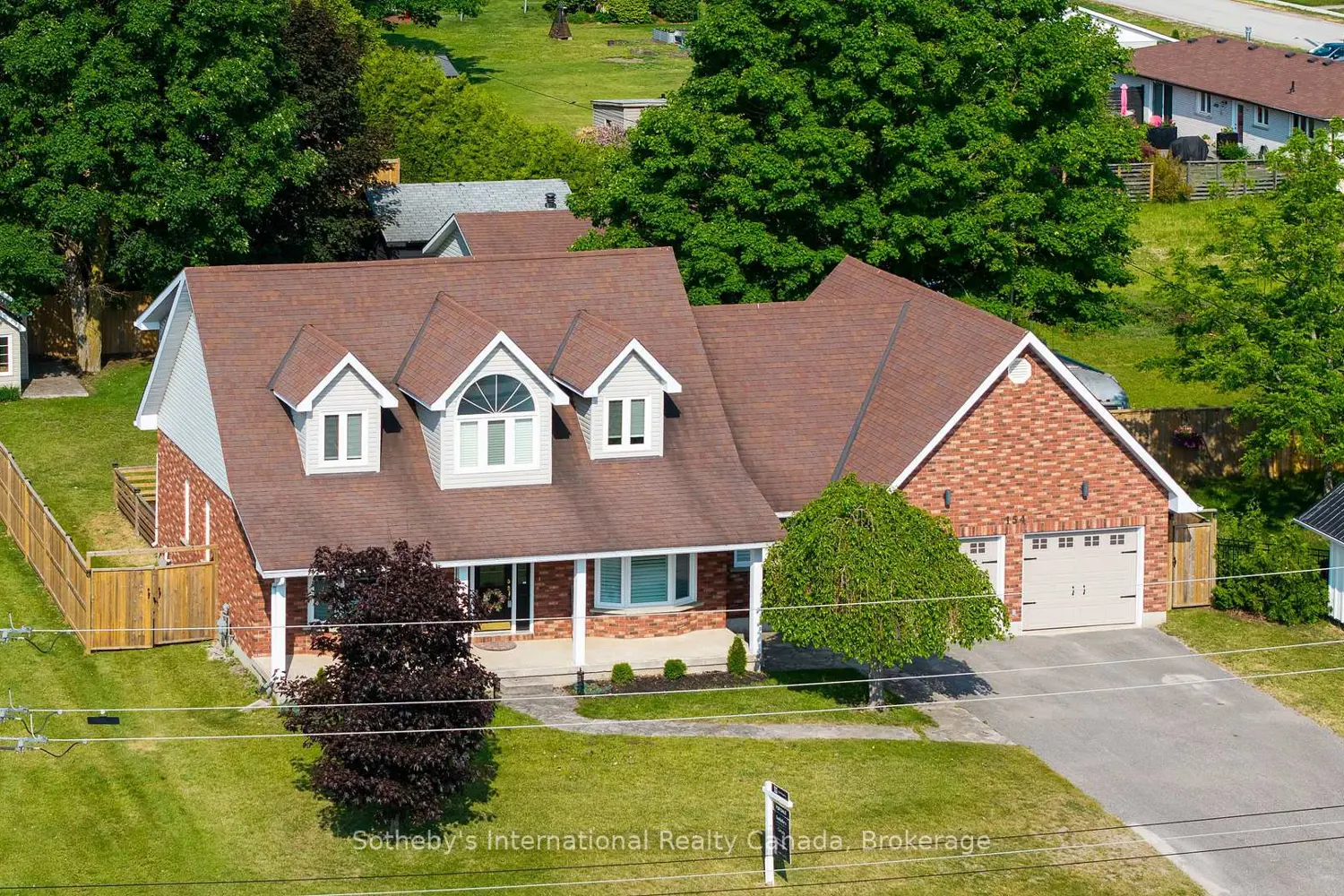154 Mary Street photo 2