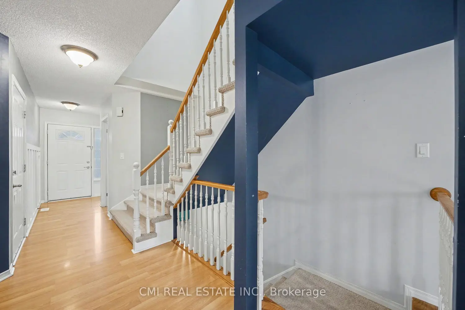 5070 Drummond Road 3 photo 3