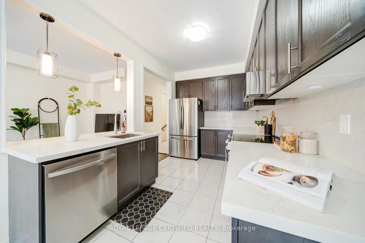 71 Rimrock Crescent photo 4