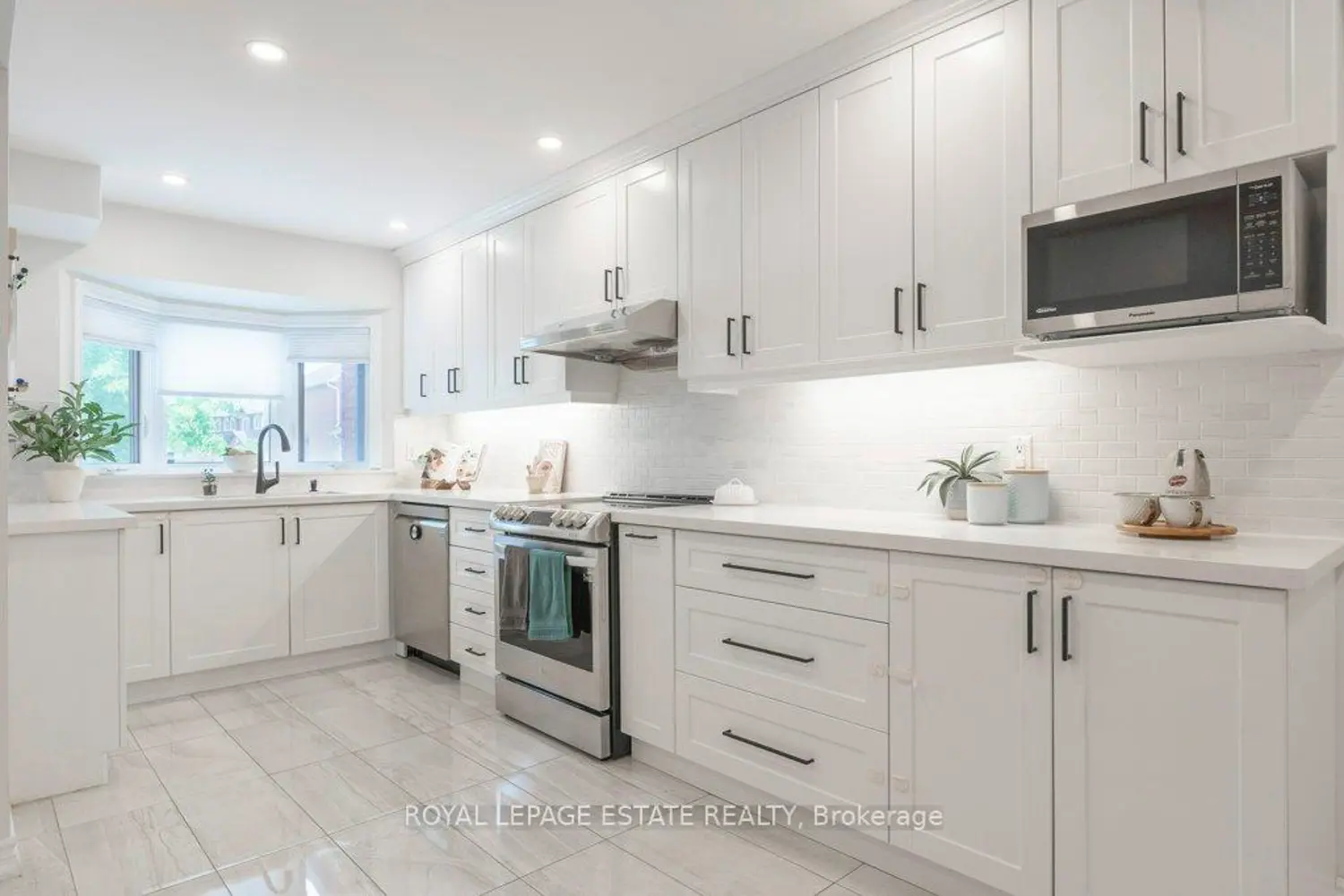 539 Galaxy Court photo 2