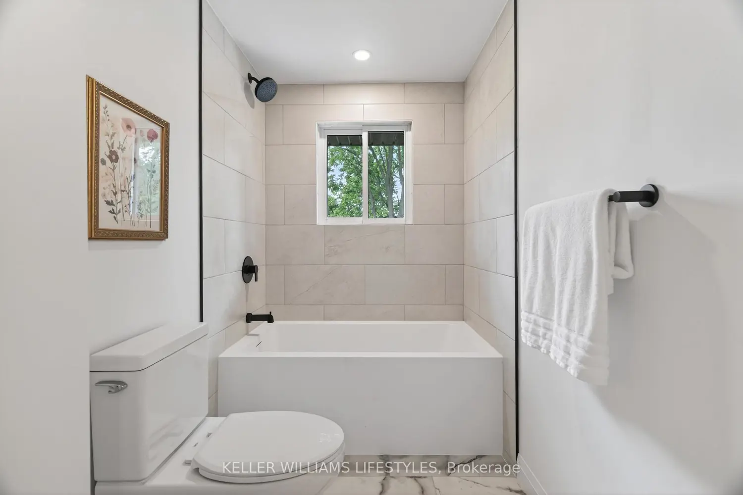 572 Churchill Crescent