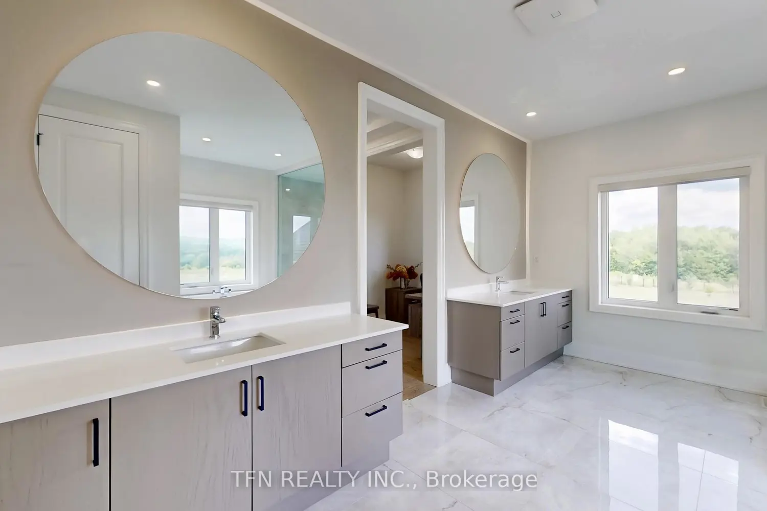 258 Amos Drive photo 4