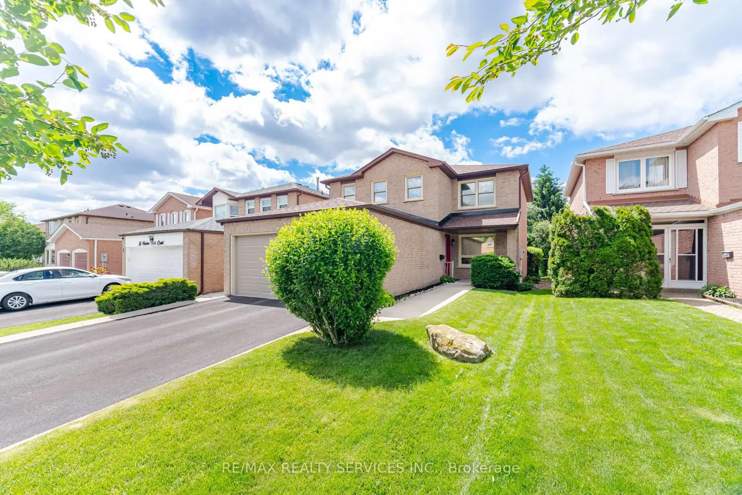 10 Meadow Bush Court