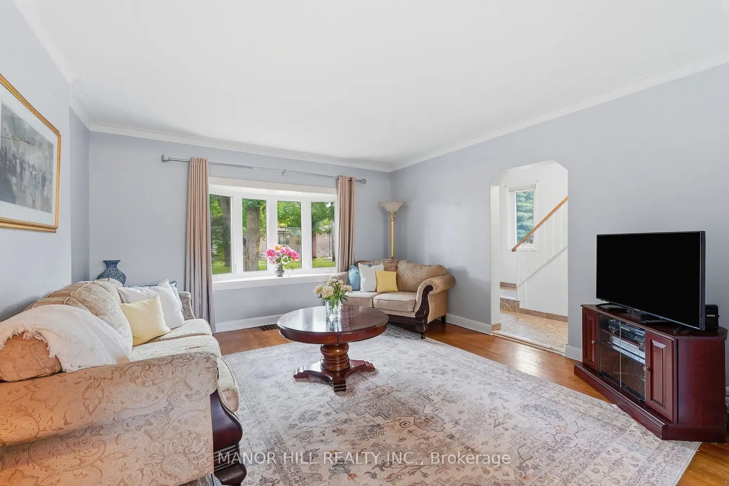 33 Robindale Avenue photo 3