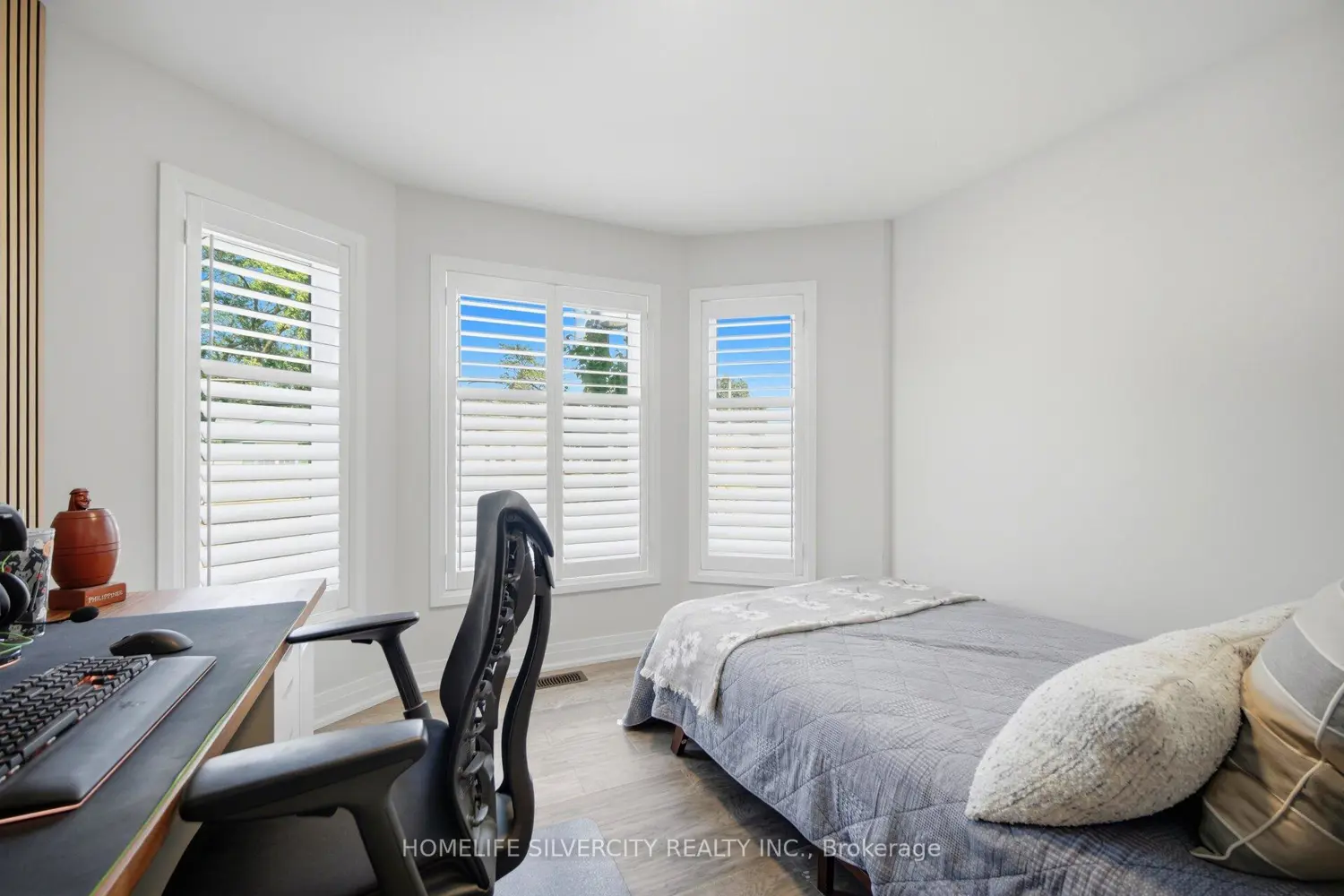 35 Somers Avenue 1 photo 3