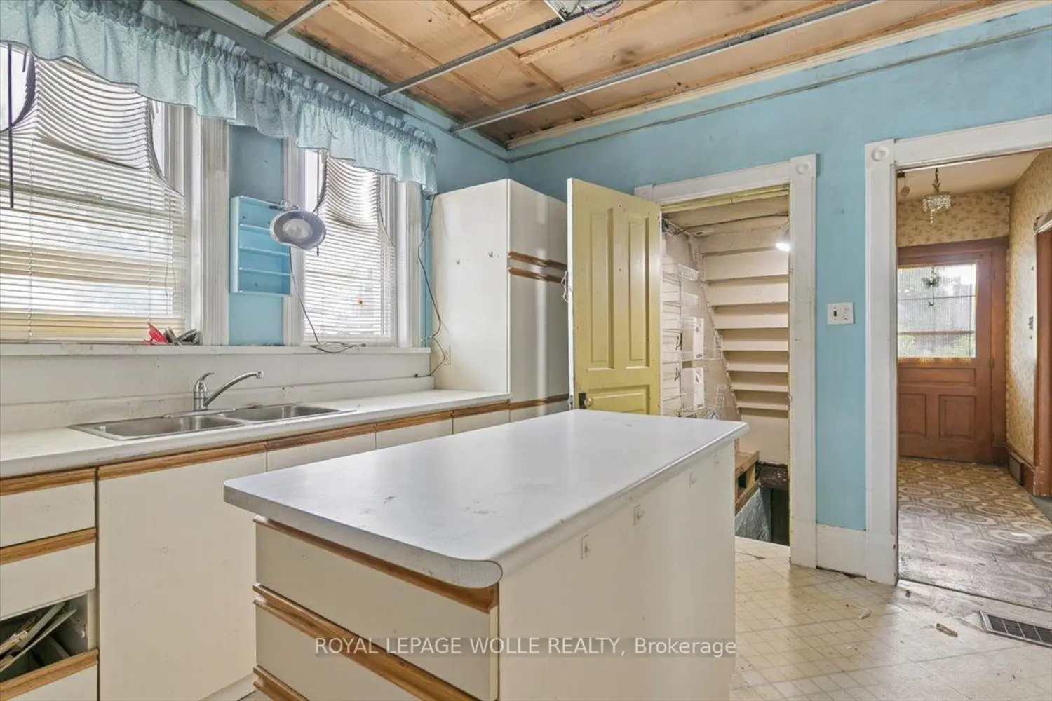 427 Duke Street photo 4