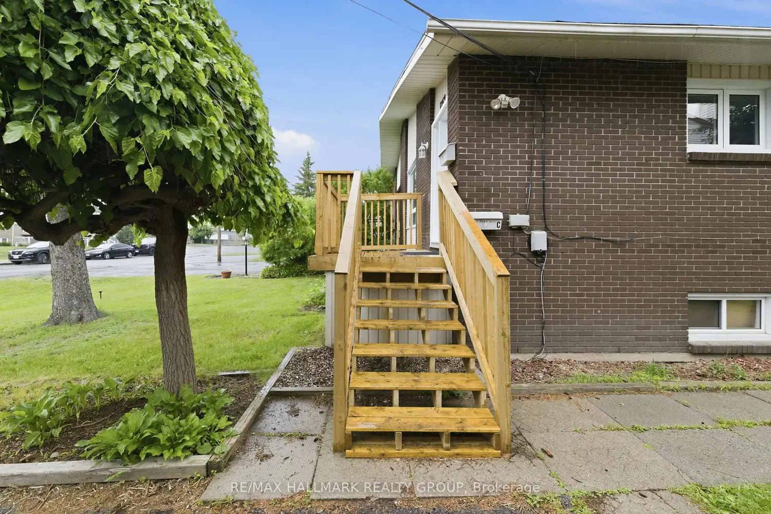 1259 Marenger Street photo 3