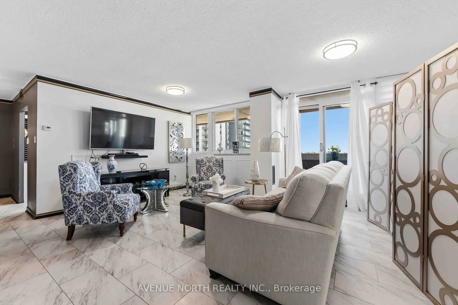 500 Laurier Avenue 908 photo 5