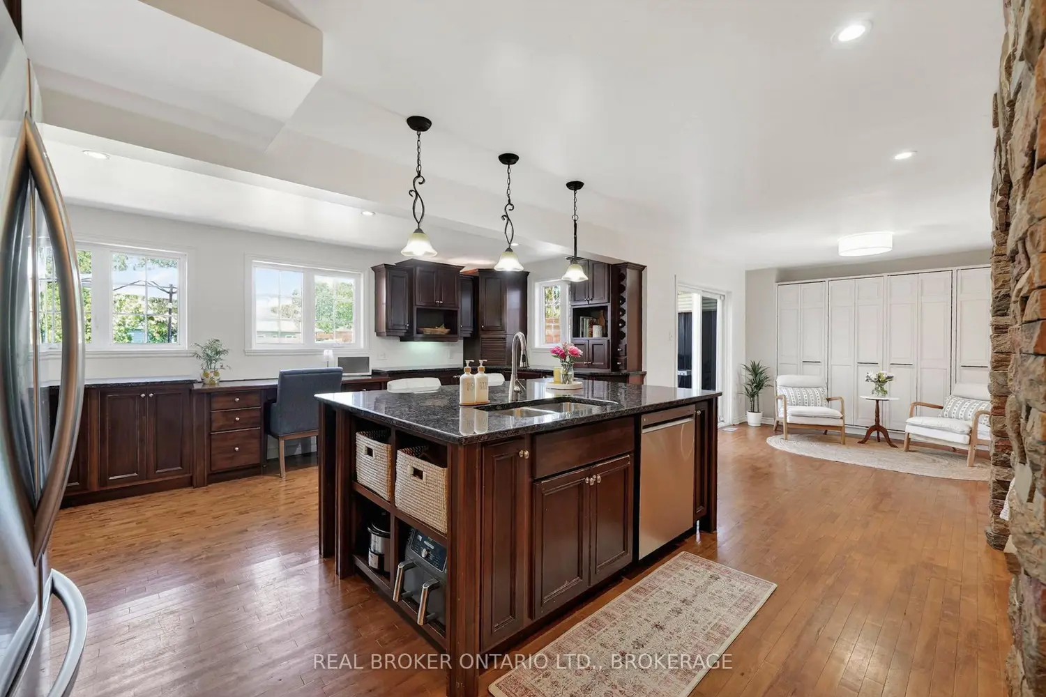 71 Hickory Street photo 5