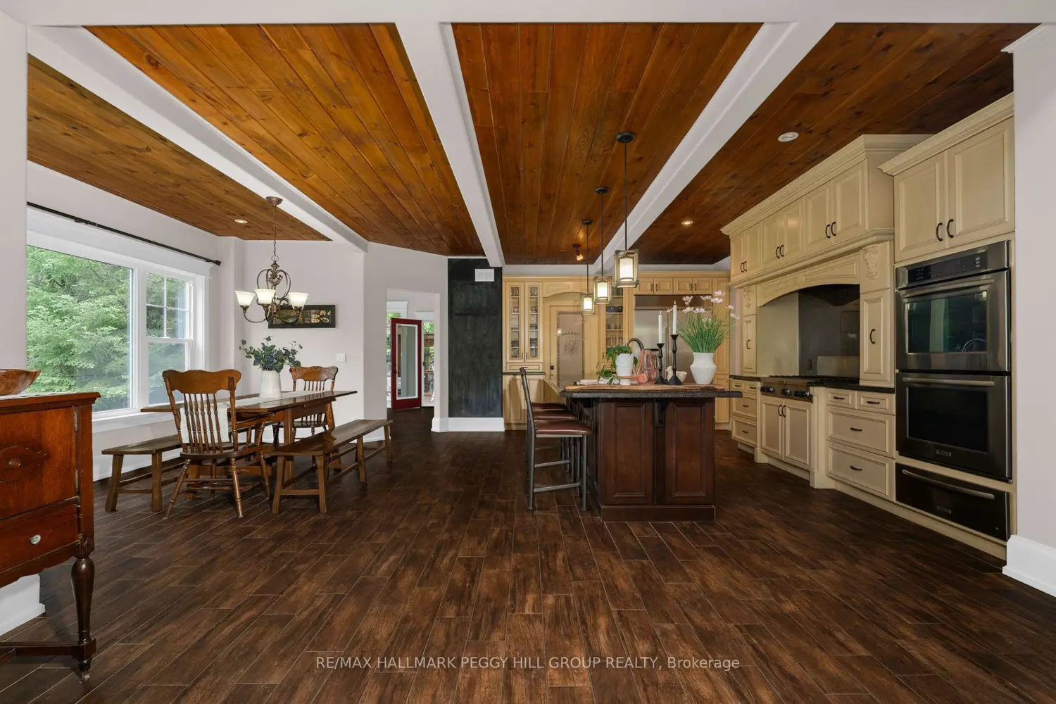 185 Skylark Road photo 3