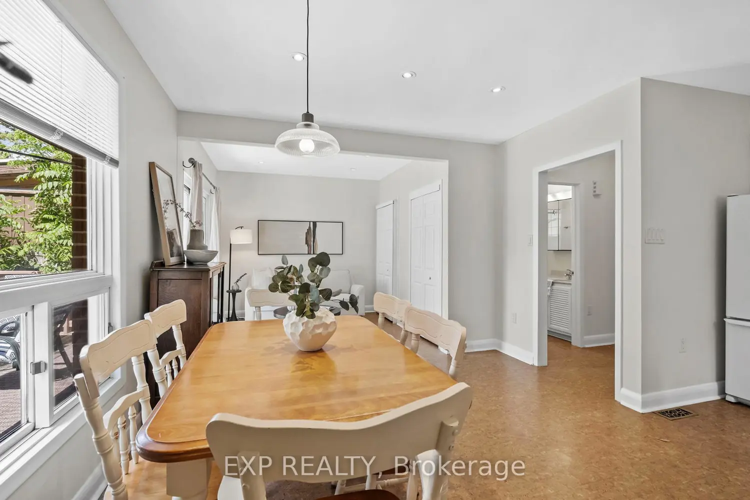 98 Elma Street photo 5