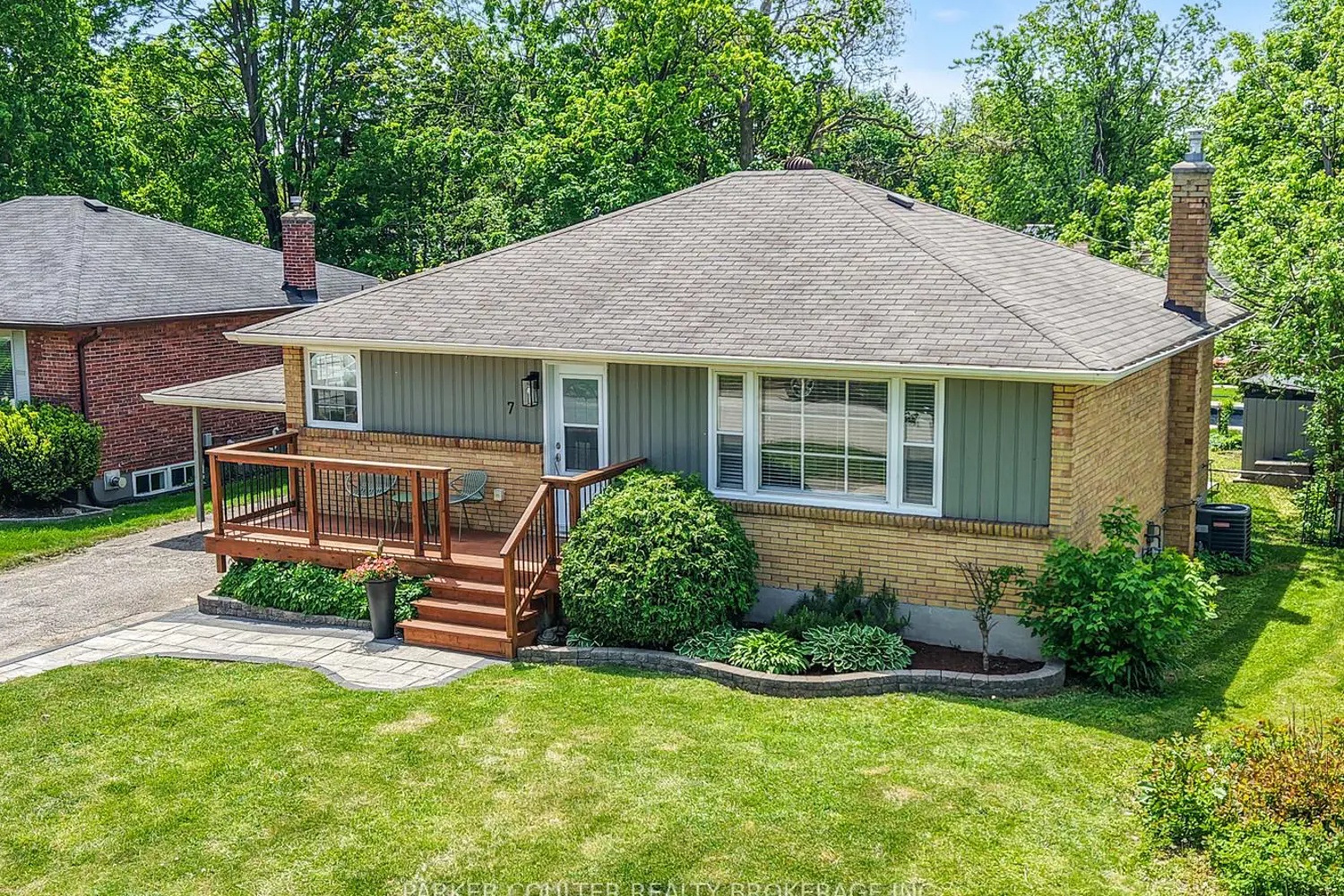 7 Oakley Park Square