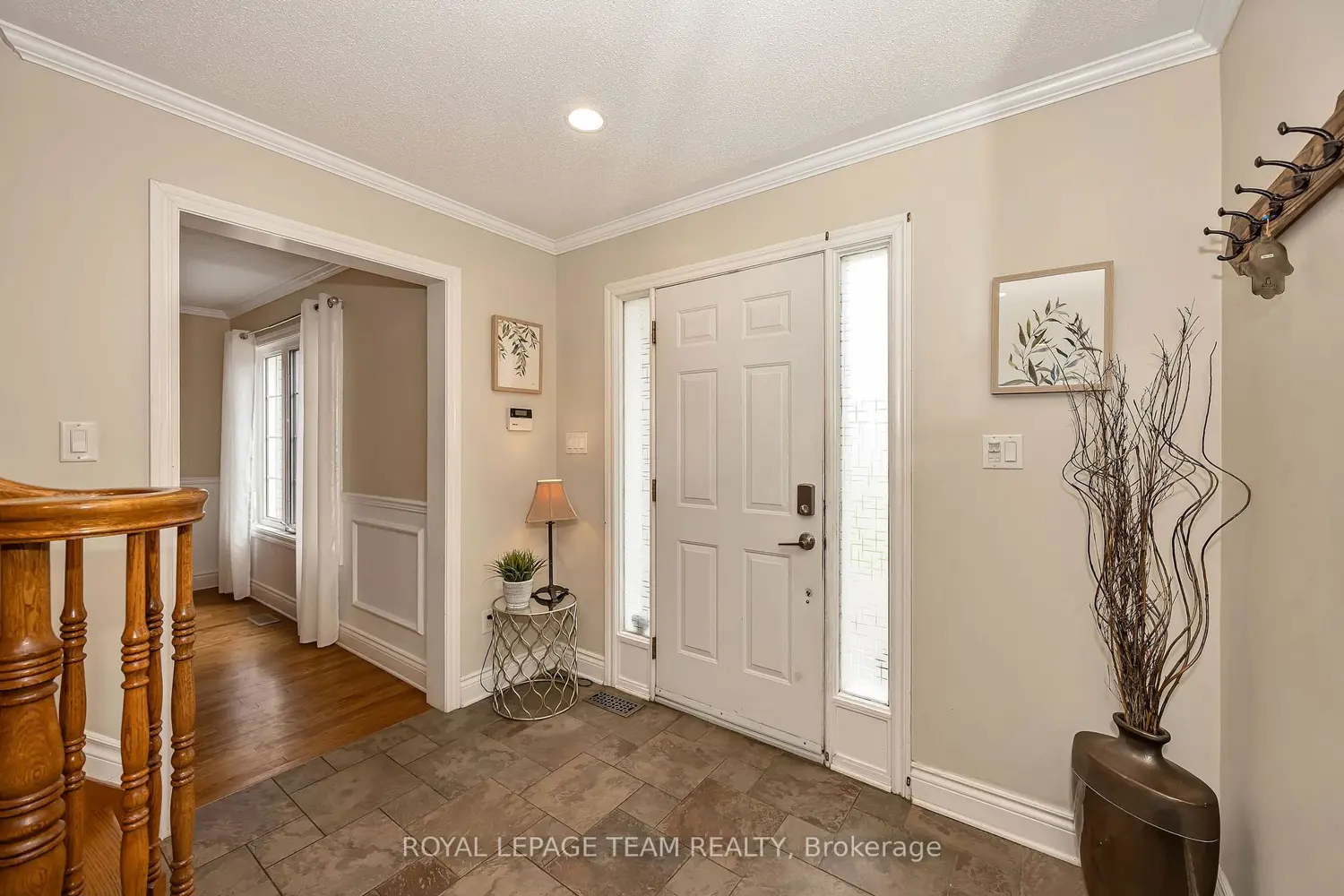 7067 Donwel Drive photo 3