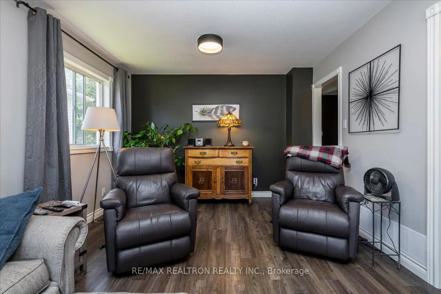 34 O'shaughnessy Crescent photo 2