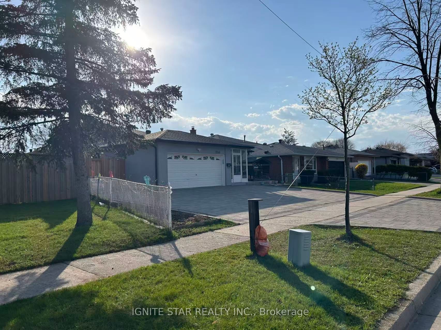 3246 Oakglade Crescent, Mississauga, ON, L5C 1X3