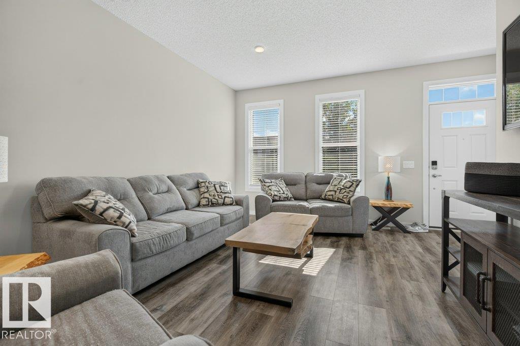 2116 Maple Road NW, Edmonton, AB, T6T2L6 photo 4