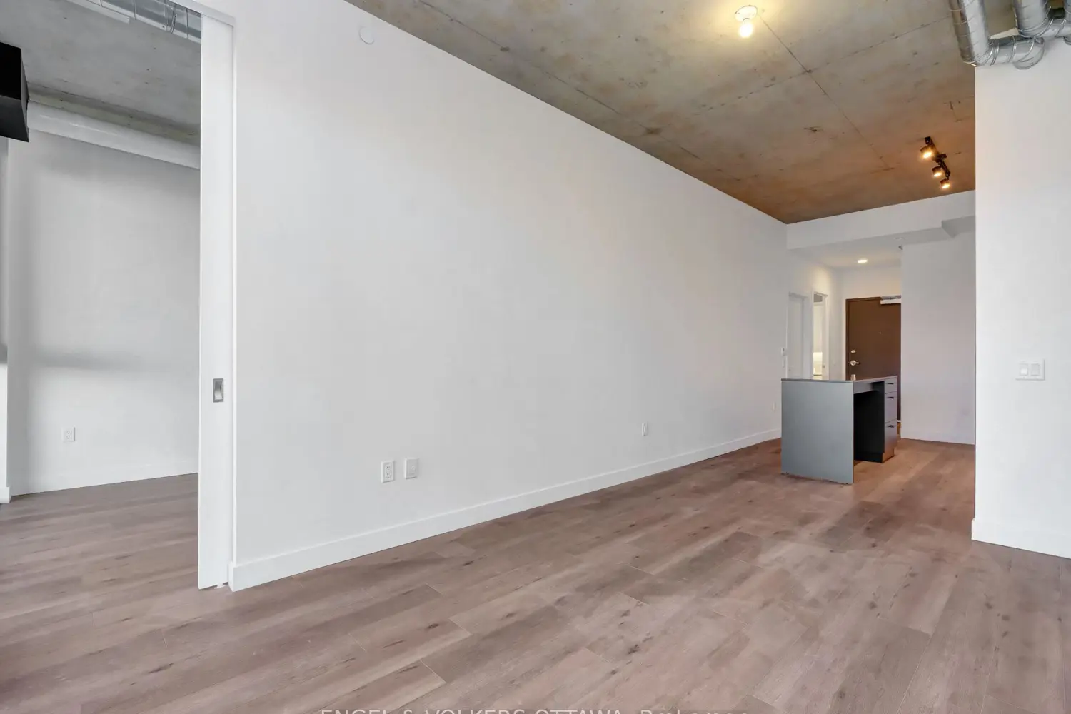 10 James Street 206 photo 4
