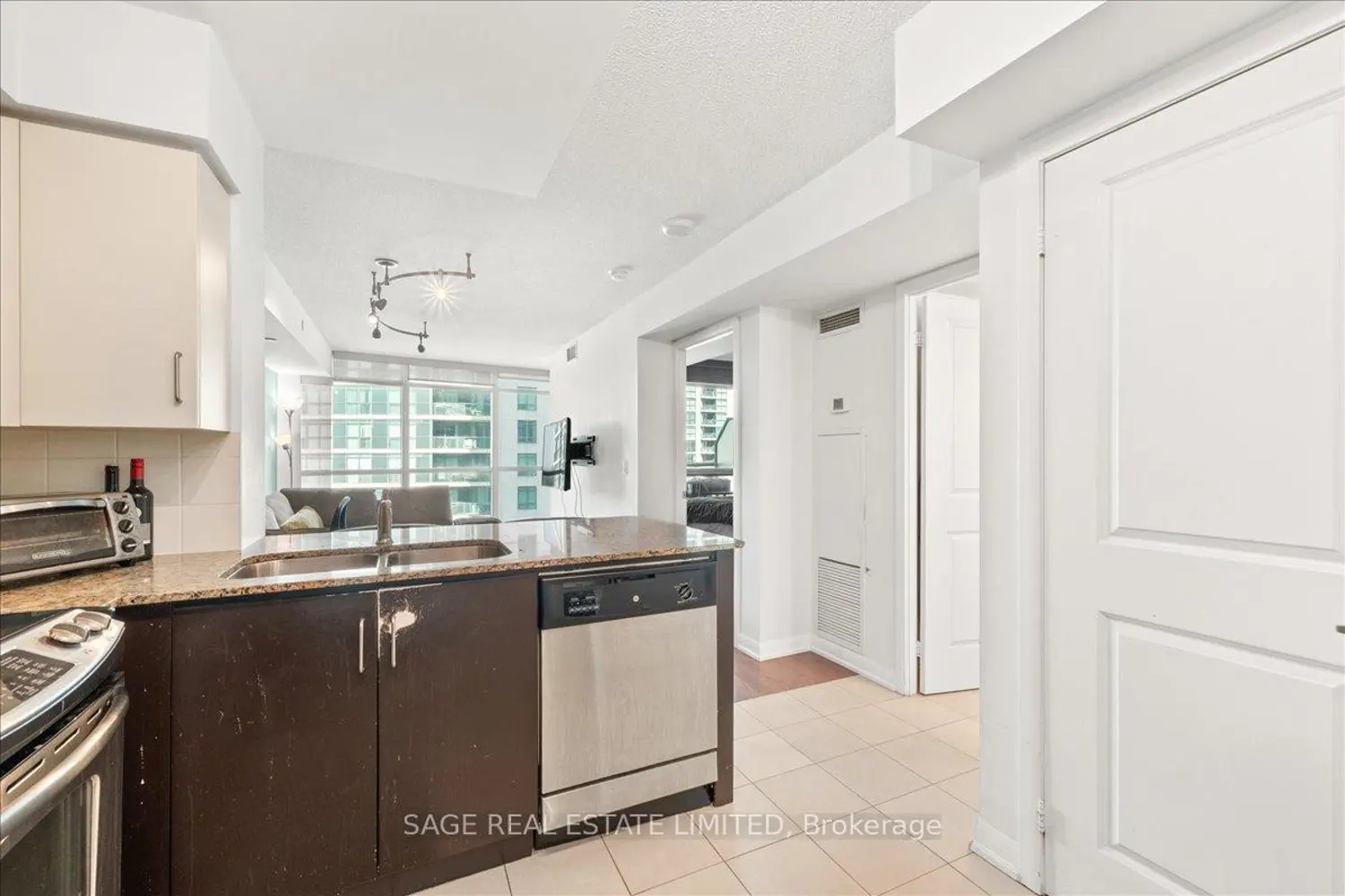 215 Sherway Gardens Road 905 photo 5