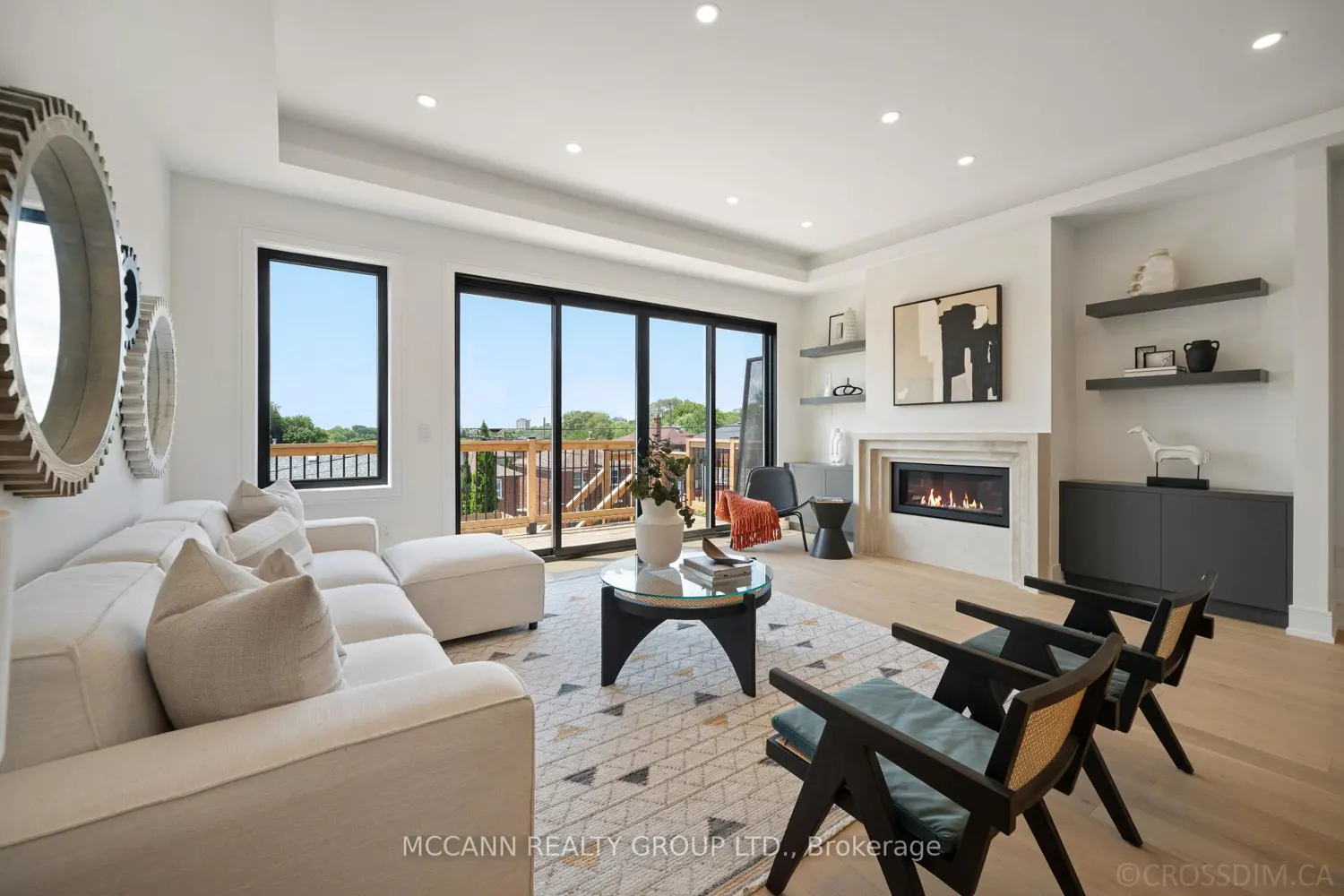 526 Westmount Avenue photo 3