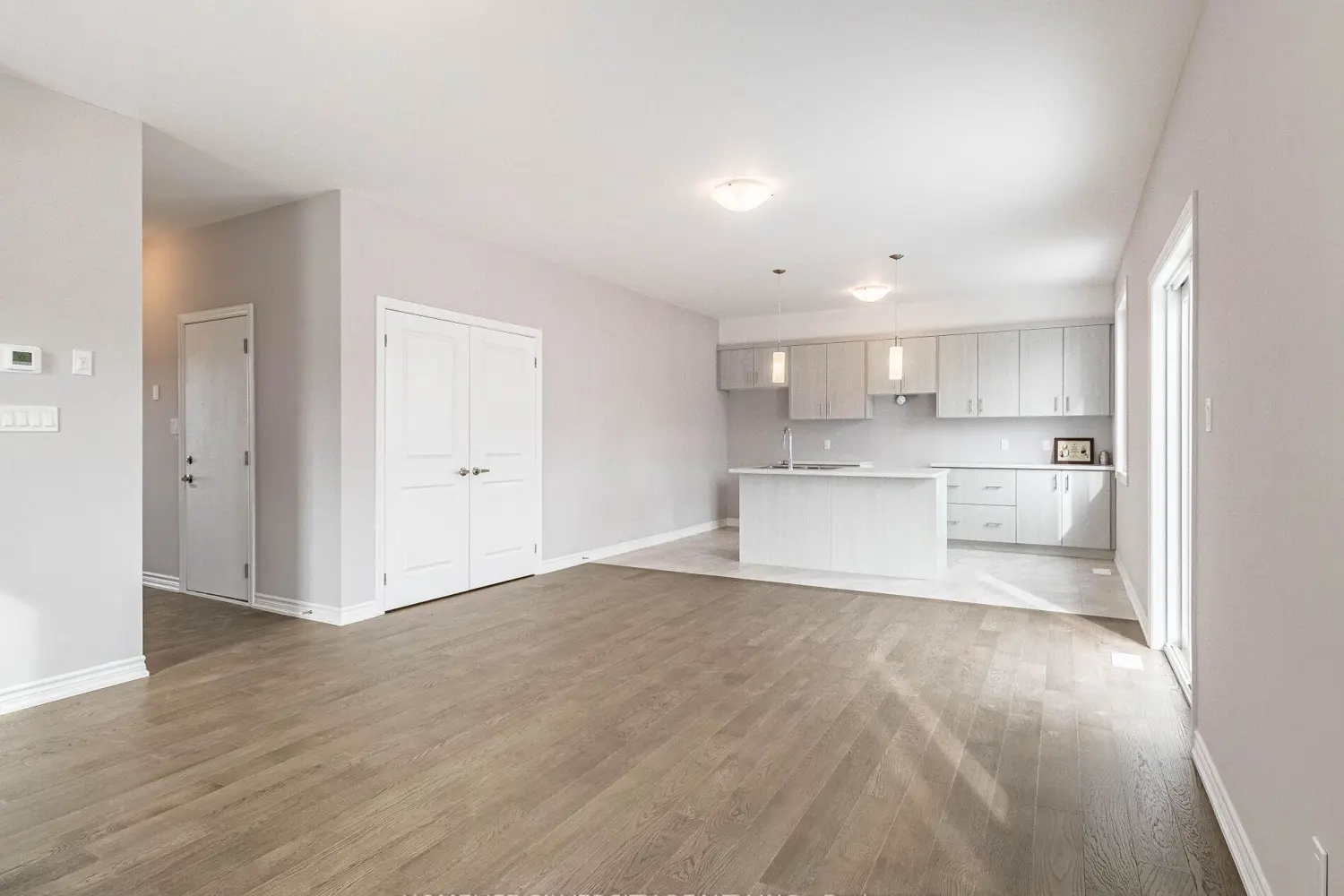 215 Southworth Street photo 3