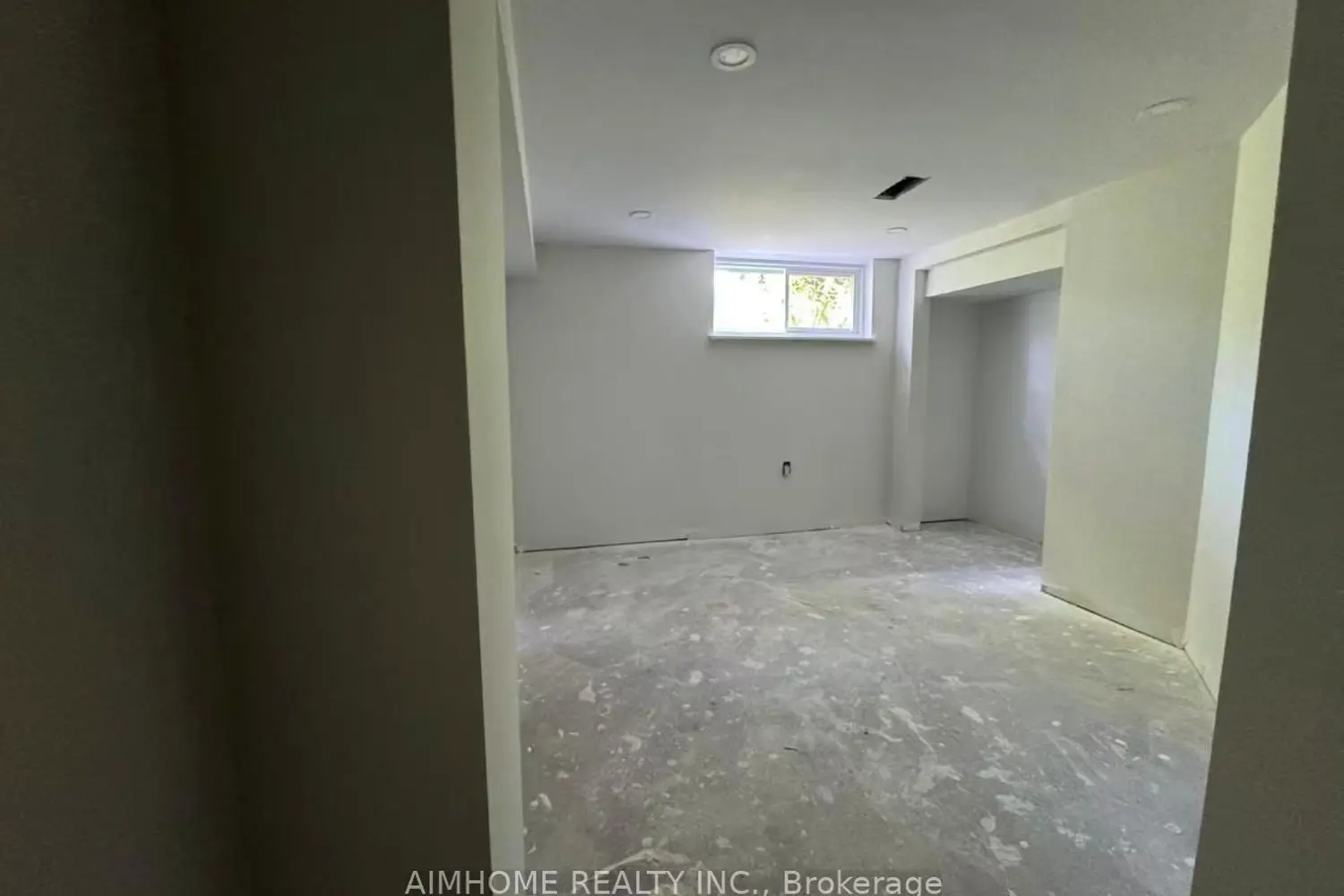 36 Moraine Hill Drive photo 2