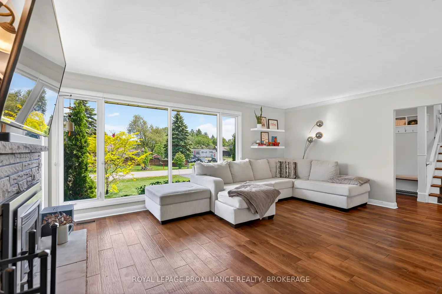 1268 Glenmore Avenue photo 5