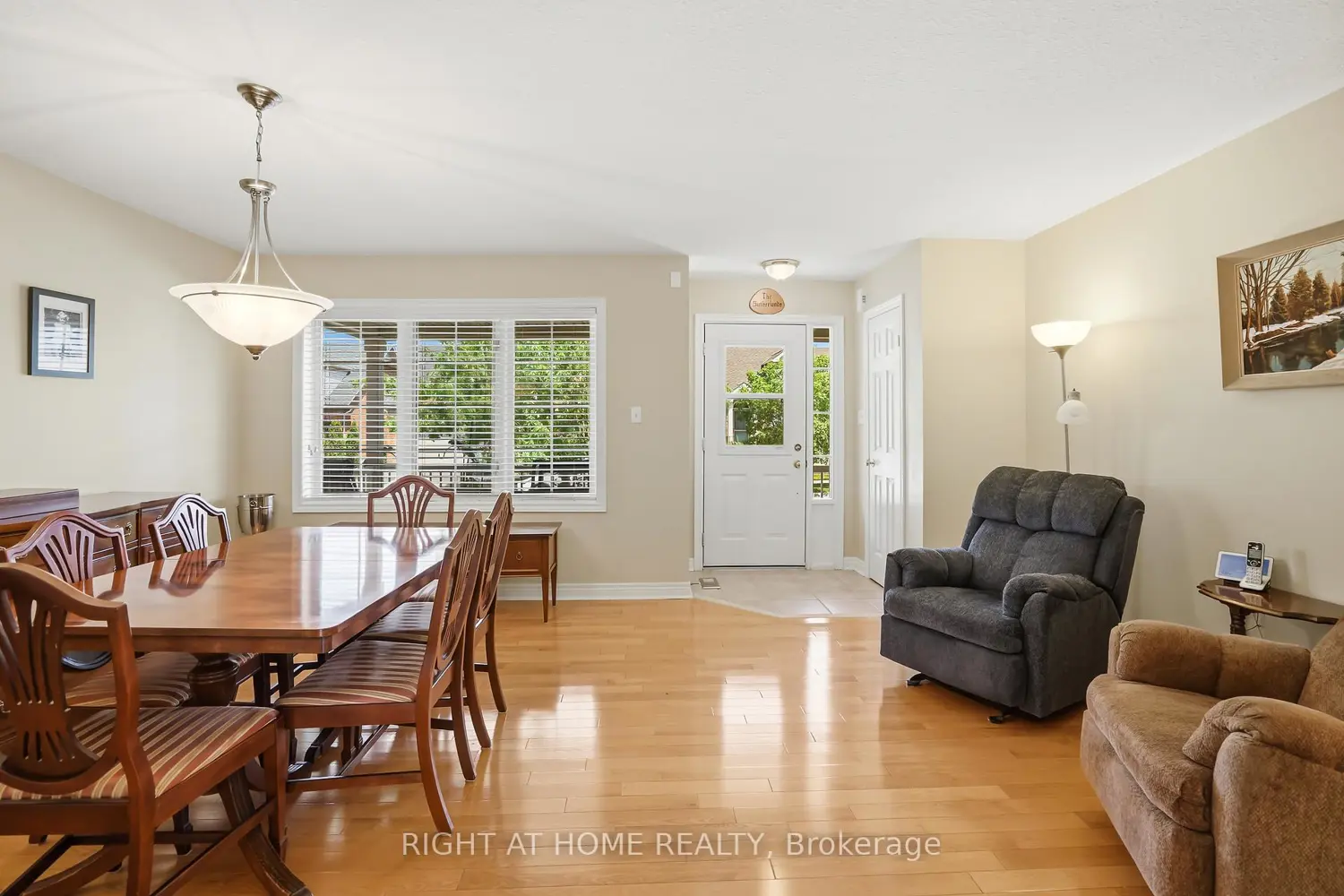 33 Stevens Drive photo 2