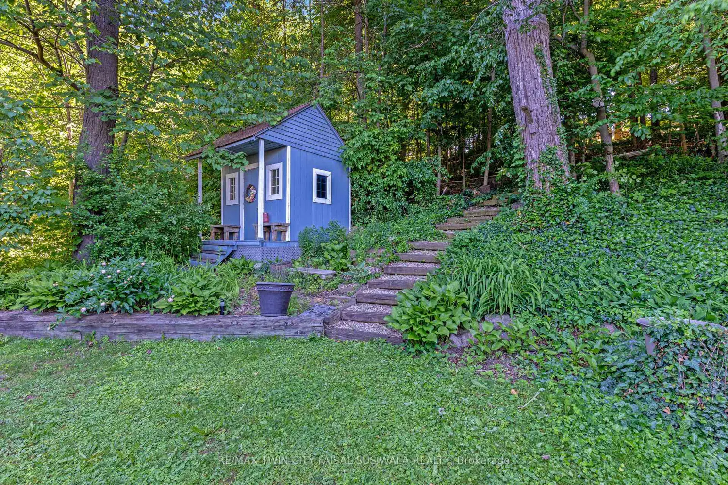 37 Yellow Birch Drive photo 3