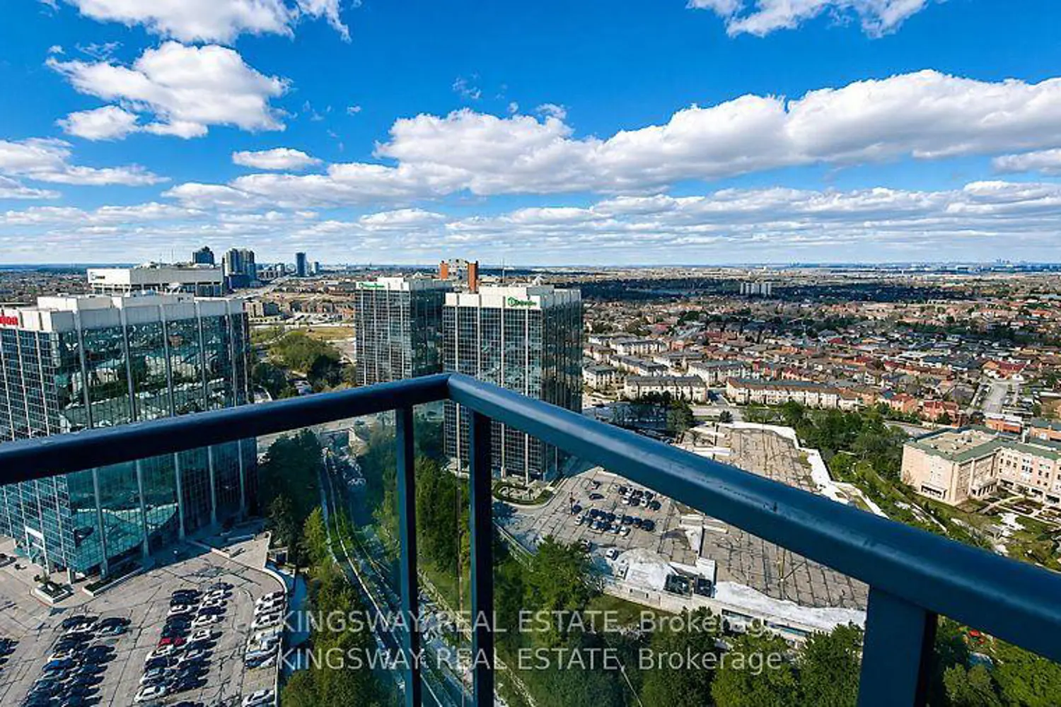 80 Absolute Avenue 2709 photo 2