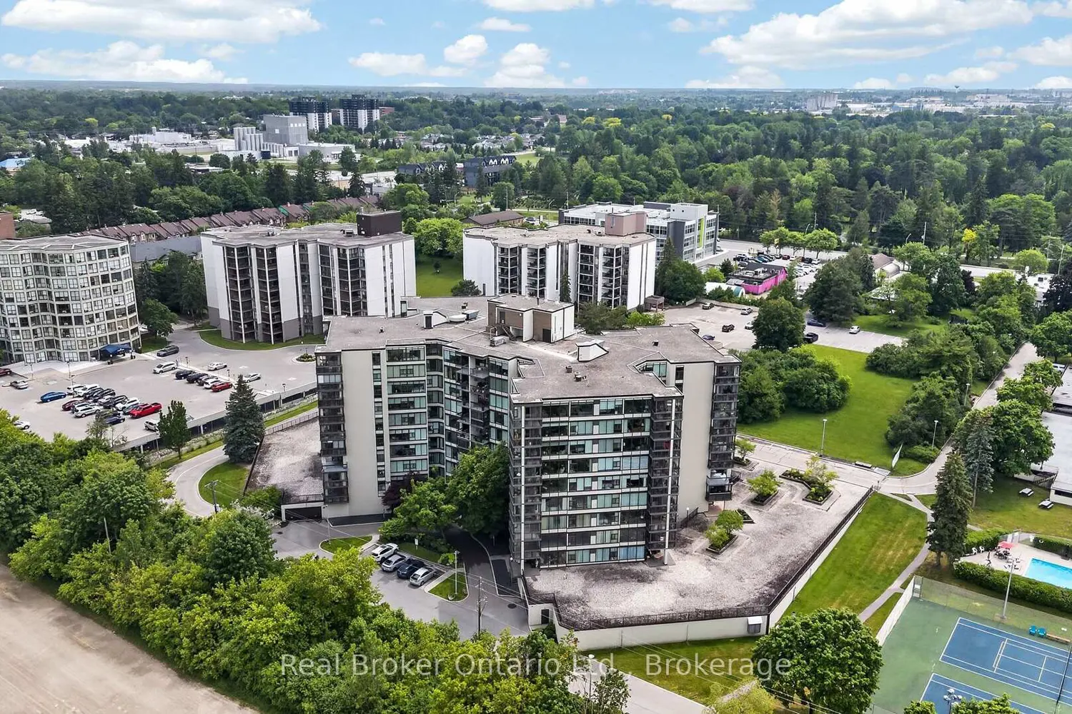 23 Woodlawn Road 811