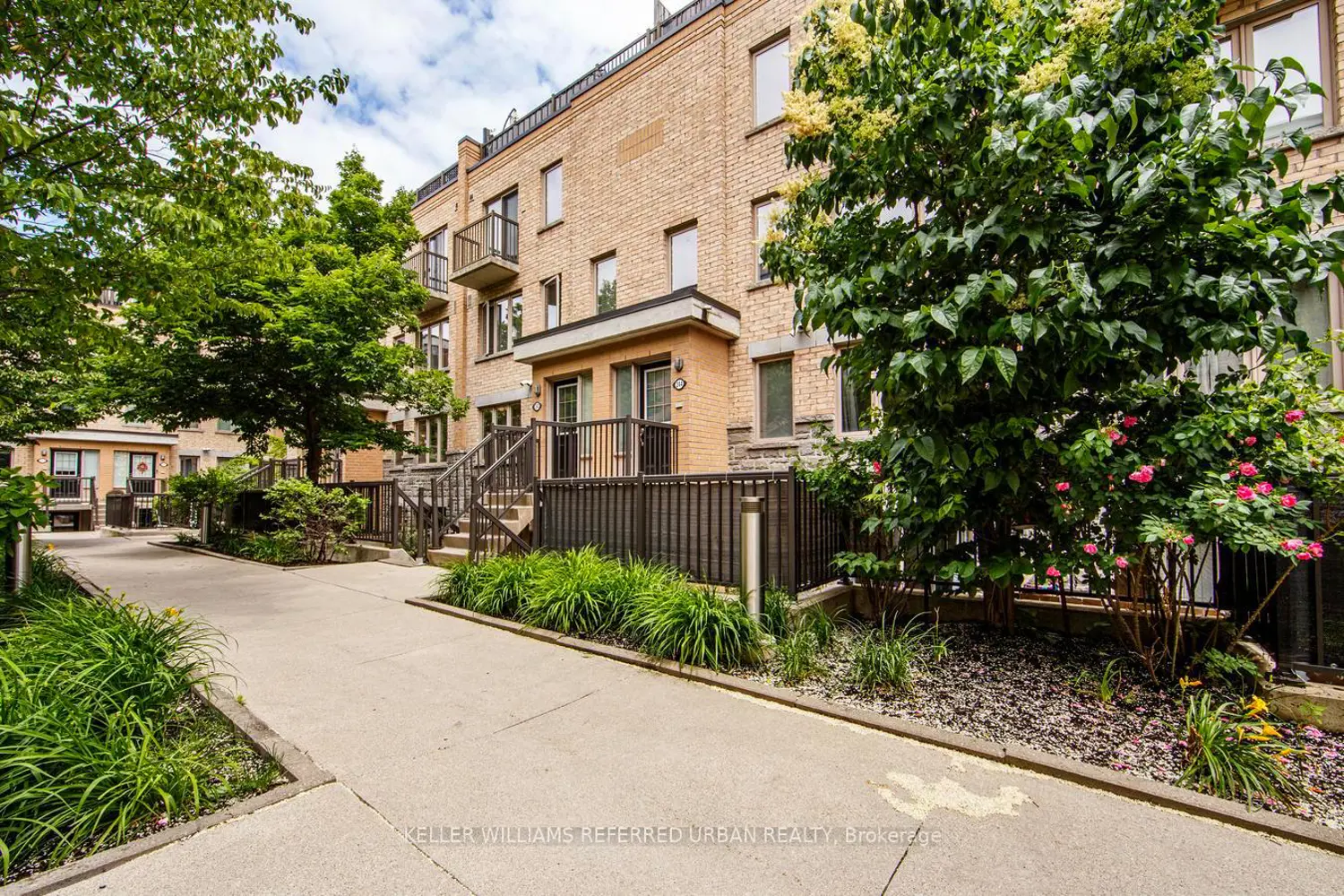 12 Foundry Avenue 244 photo 3