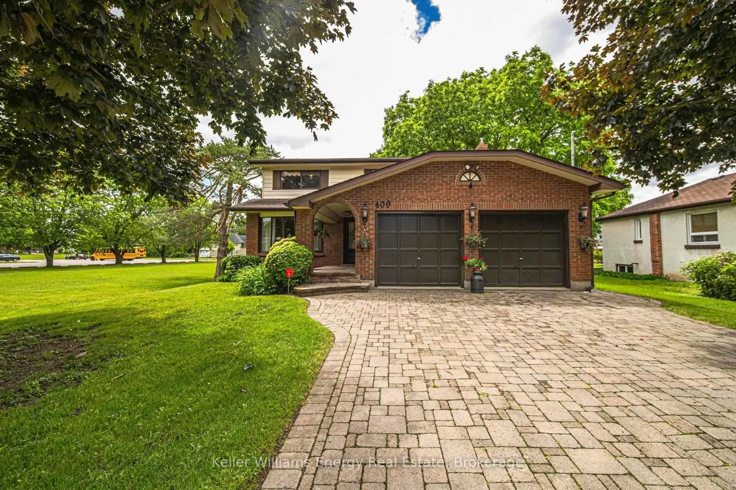 409 Gilbert Street photo 4