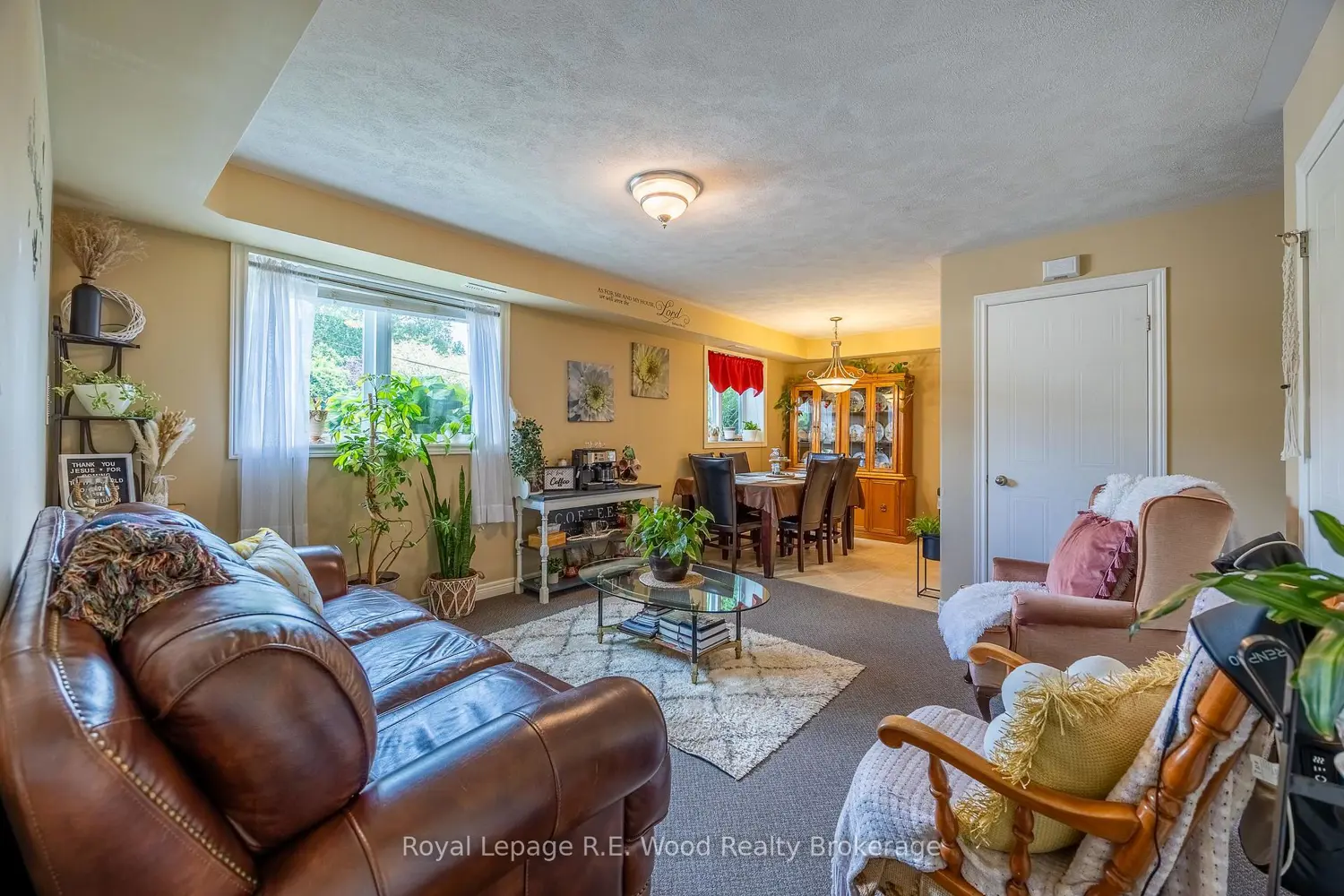 46 Oak Street photo 3