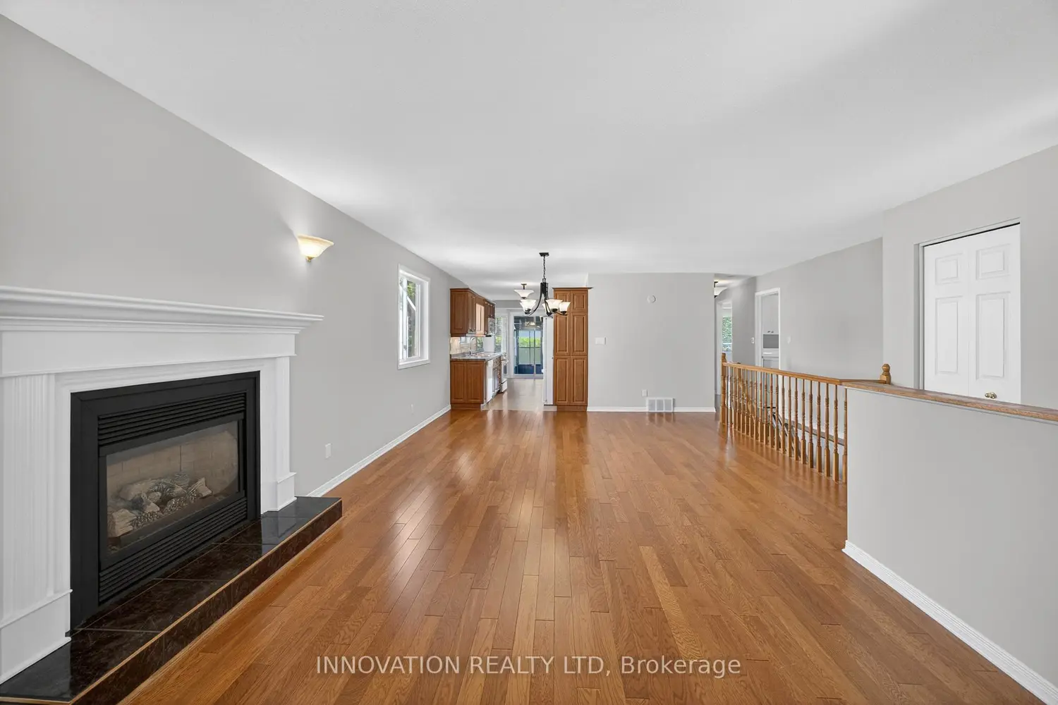 407 Flora Street photo 2