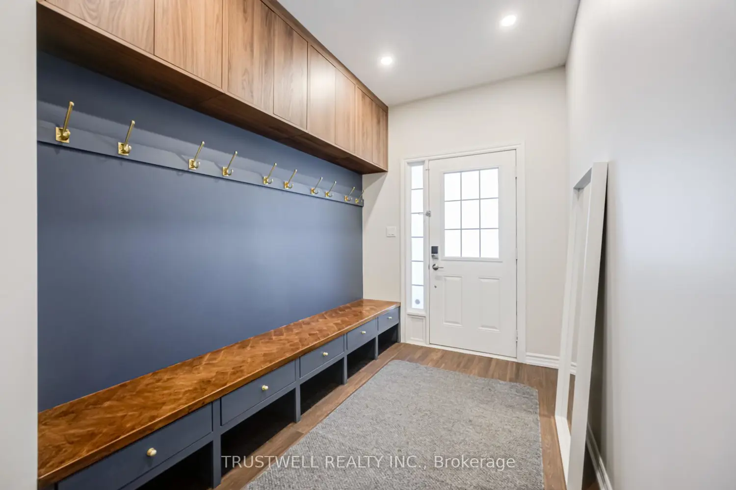 76 Donald Buttress Boulevard photo 2