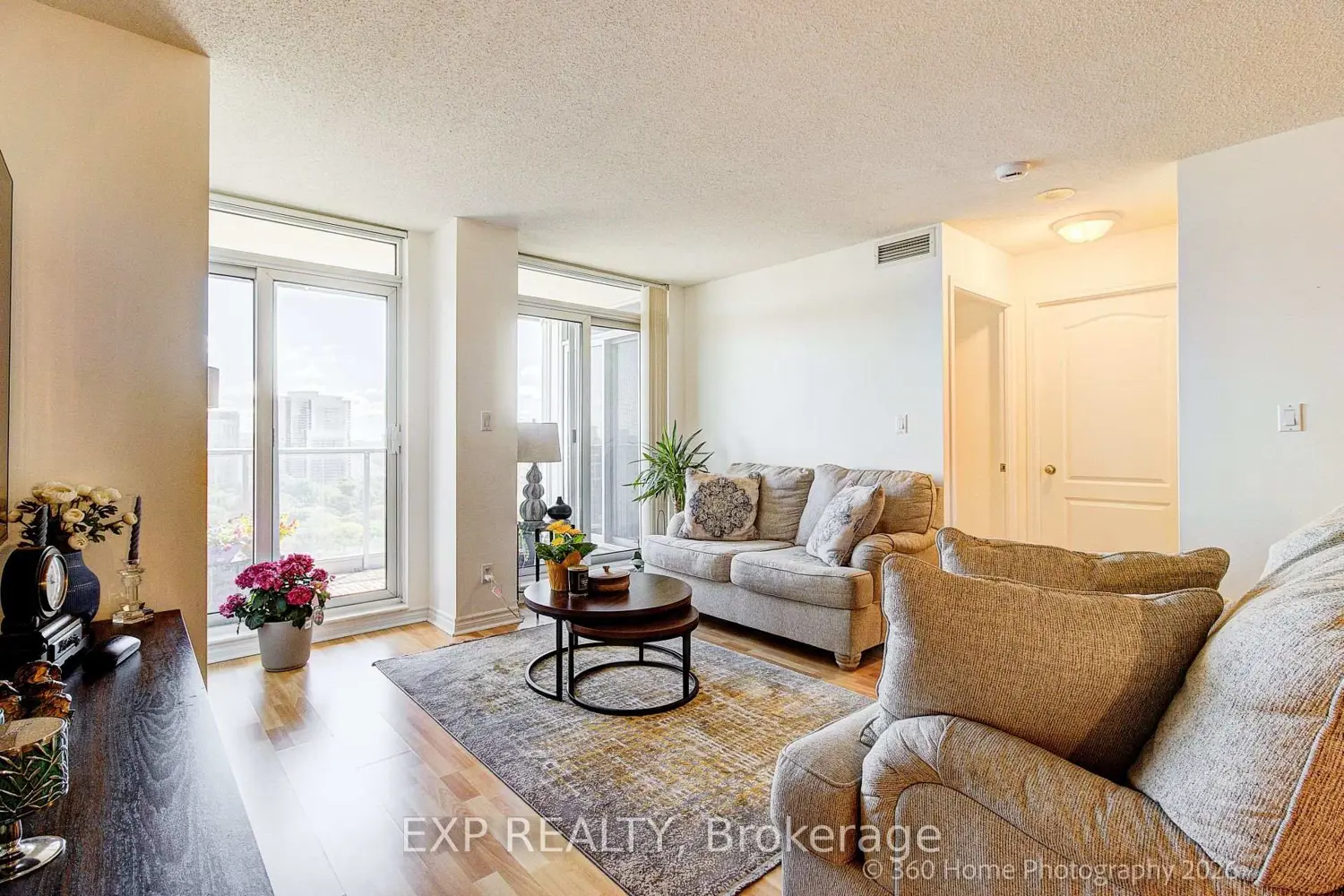 8 Rean Drive 1705 photo 2