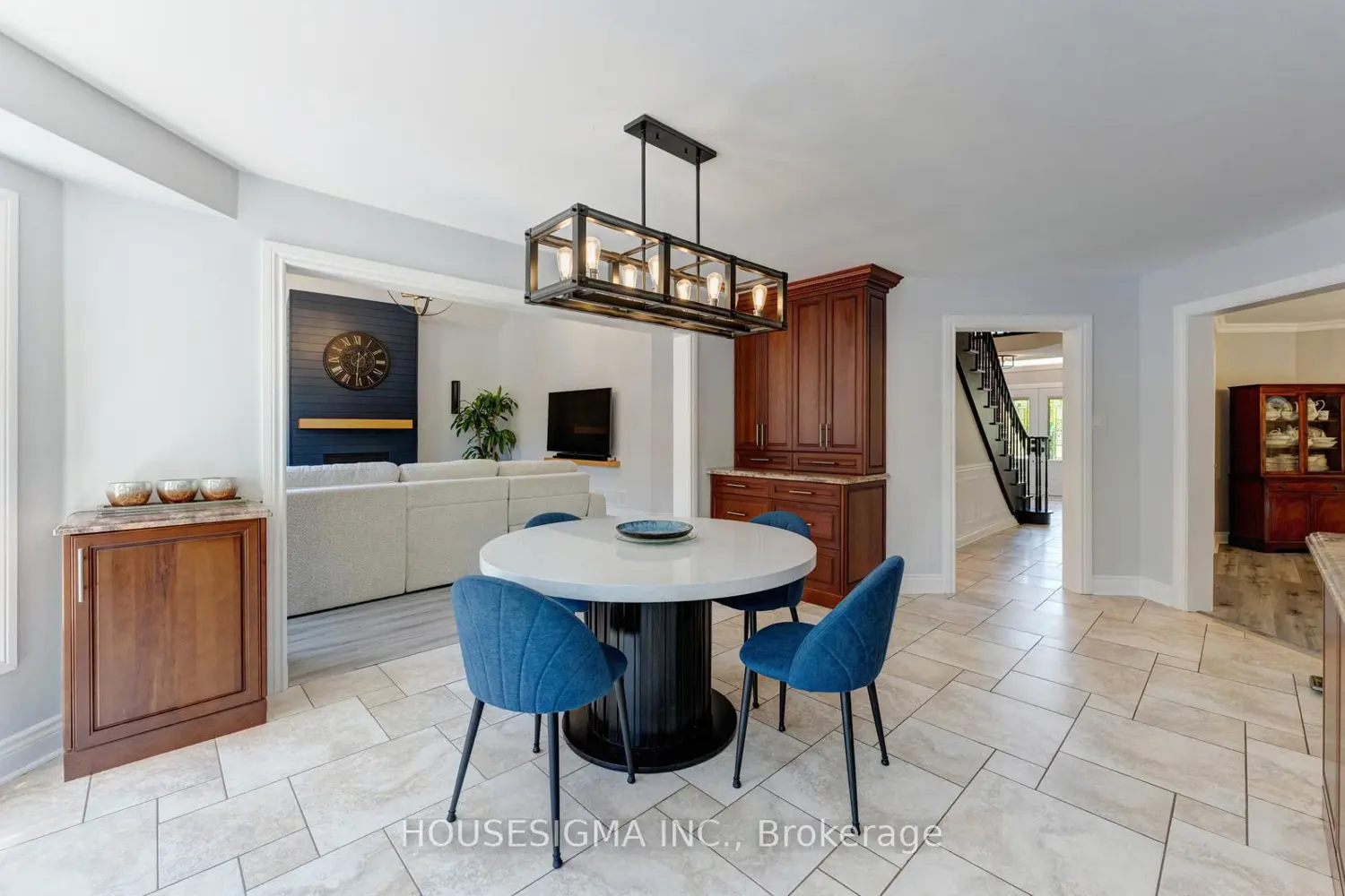 30 Gooderham Drive photo 4