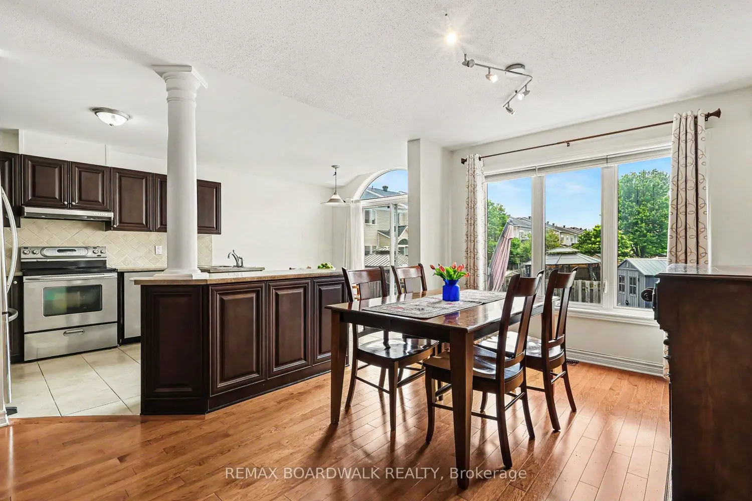 132 Montmorency Way photo 4