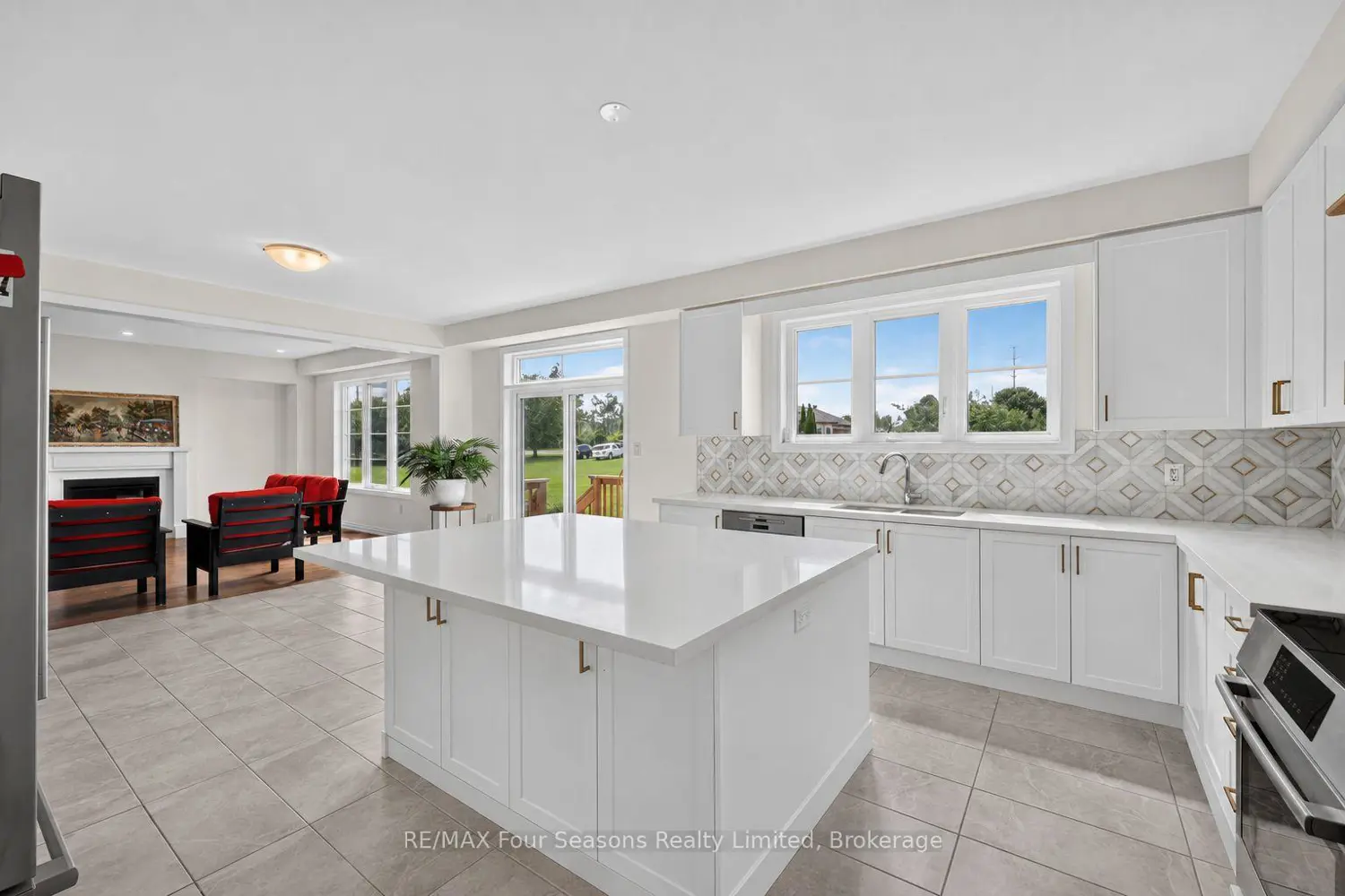 203 Coates Drive photo 3