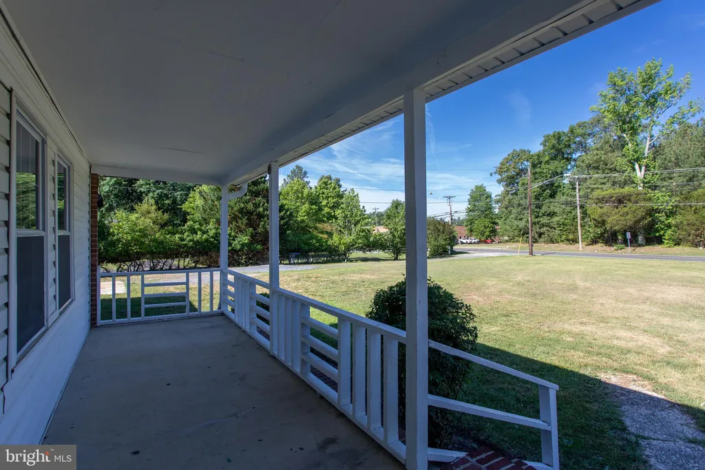 906 Washington Avenue, La Plata, MD 20646 photo 4