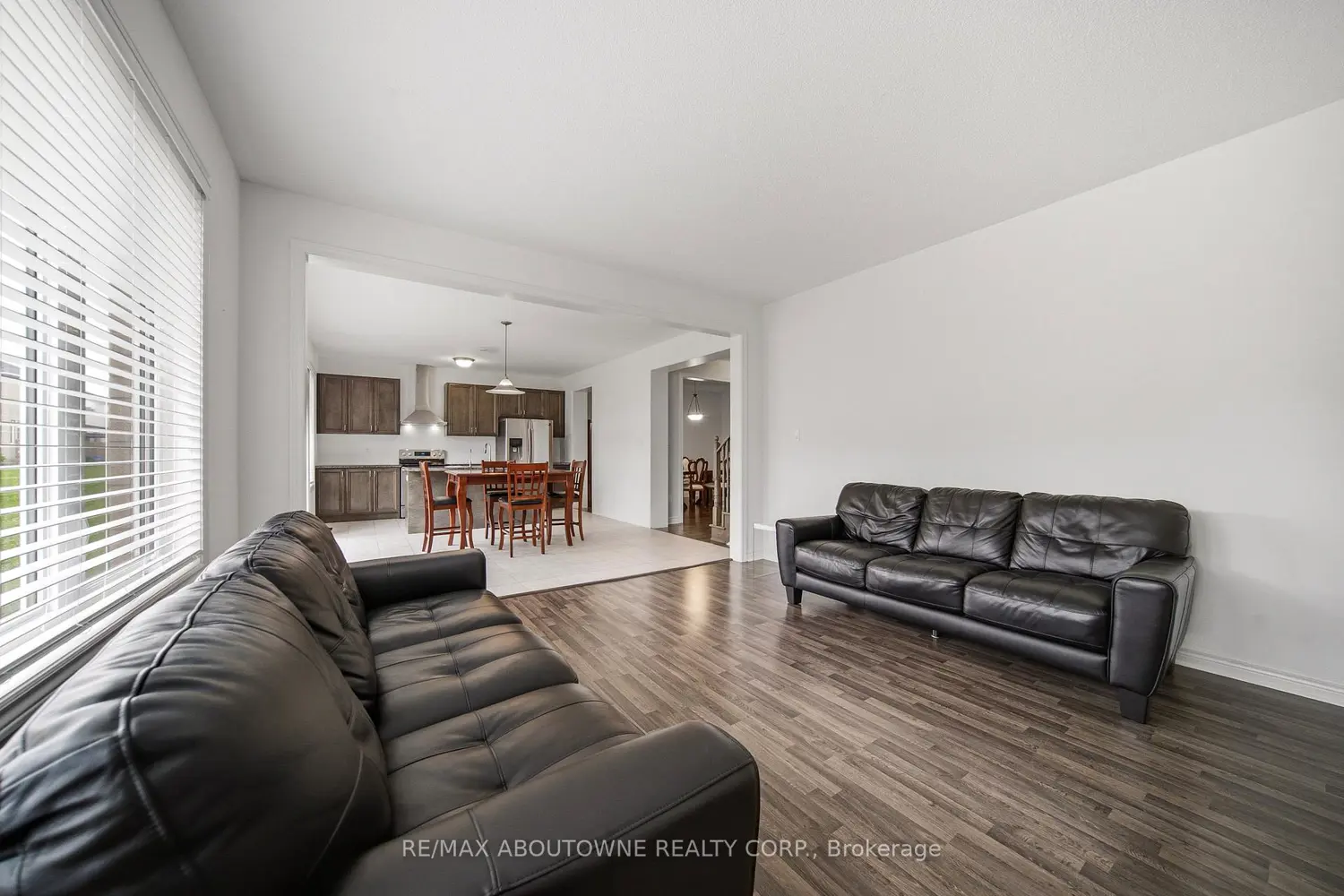 12 Oldham Avenue photo 5