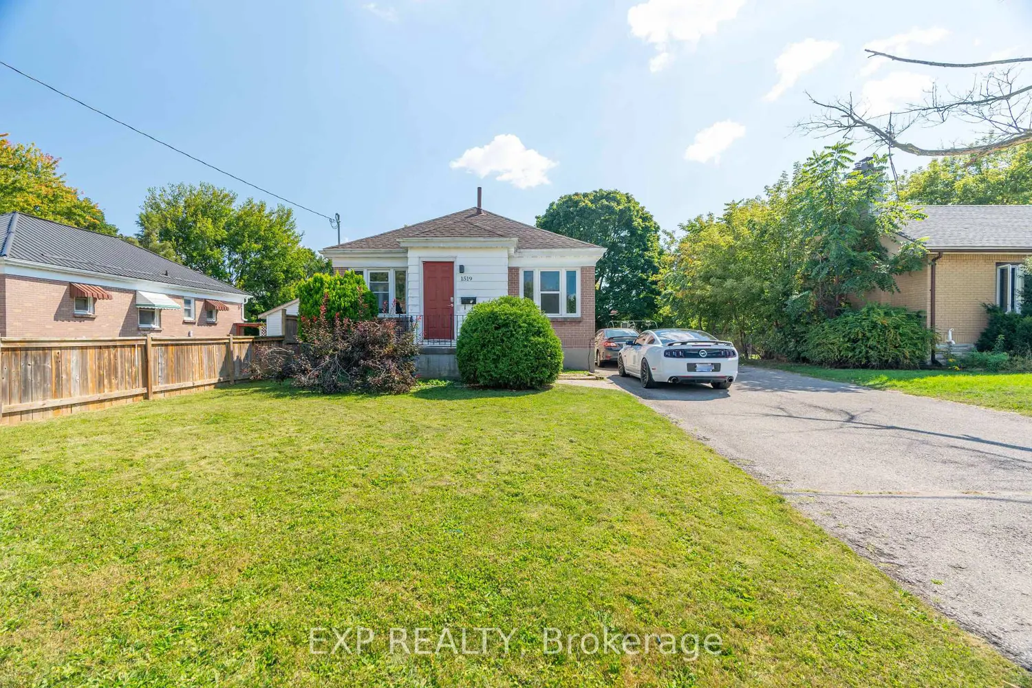 1519 Howland Avenue photo 2