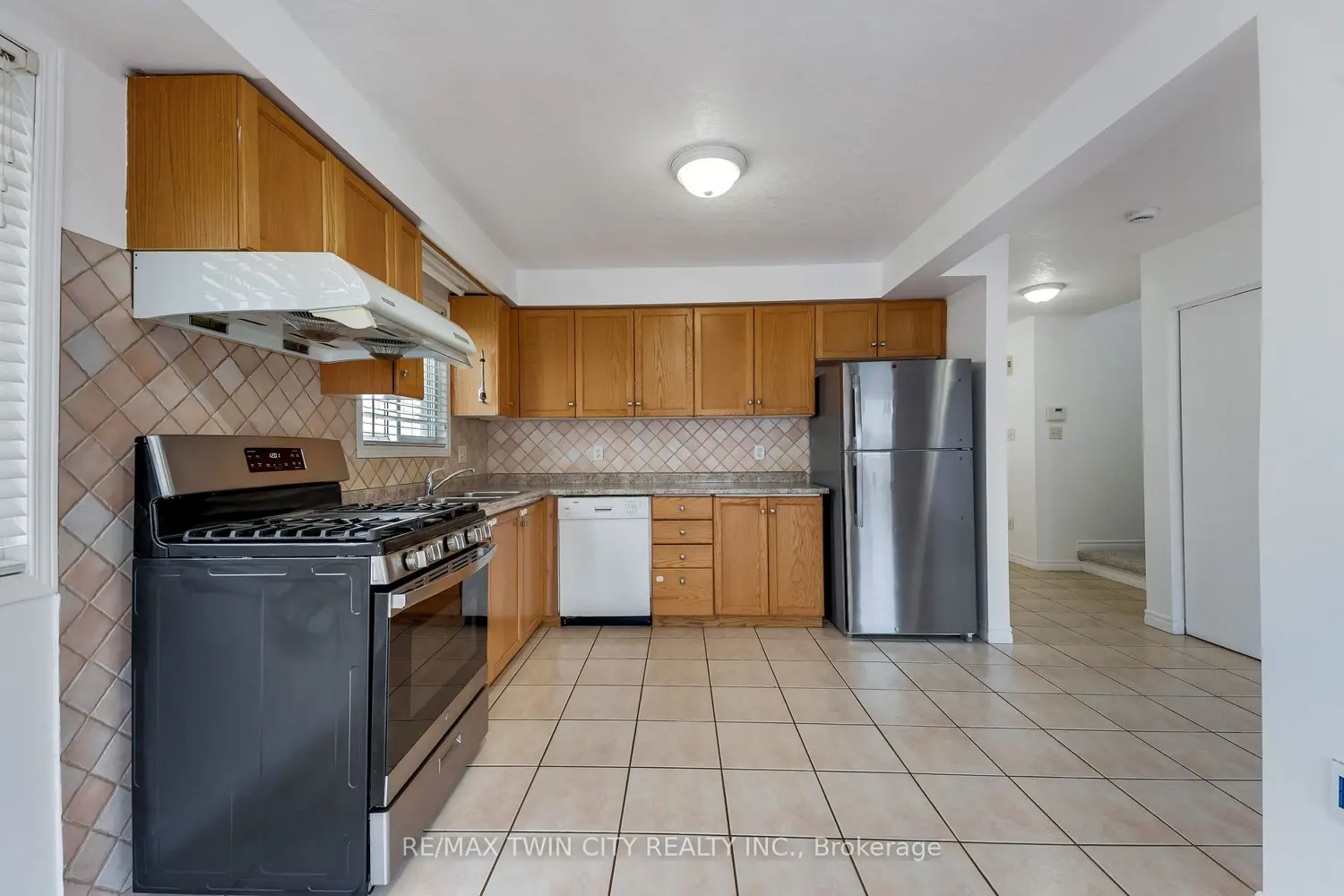 359 Highbrook Crescent photo 4