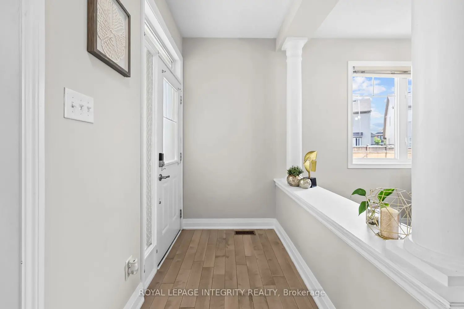 2514 Stone Cove Crescent photo 2