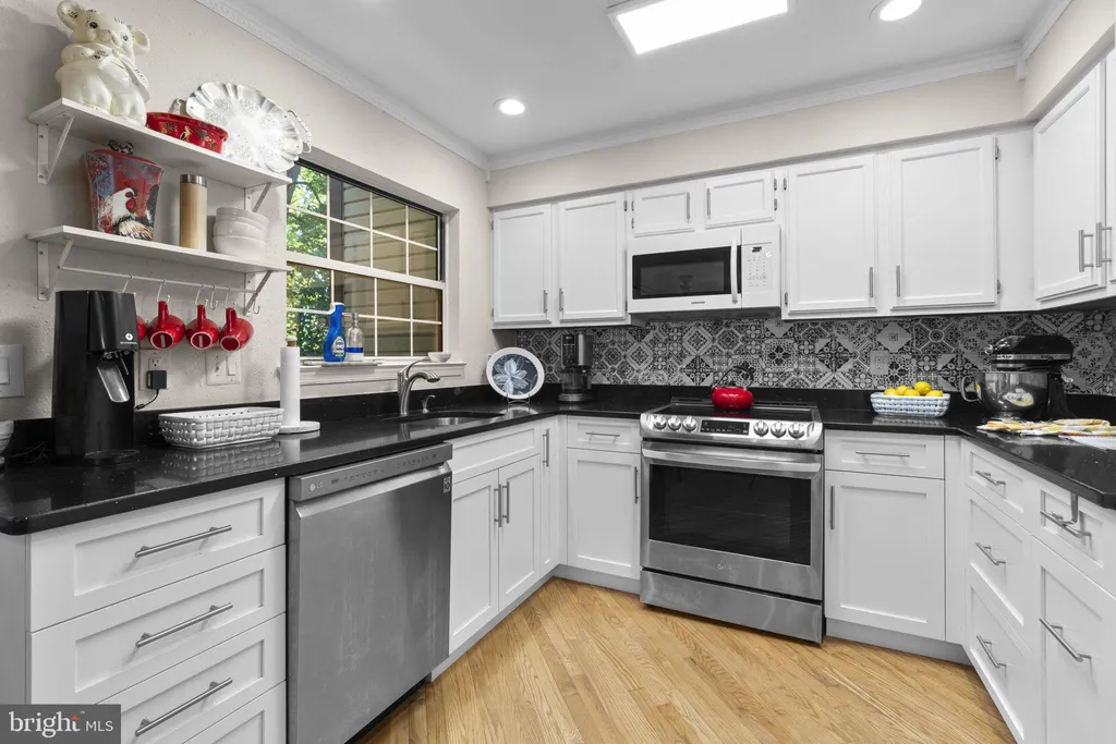 1647 Hugo Circle, Silver Spring, MD 20906 photo 4